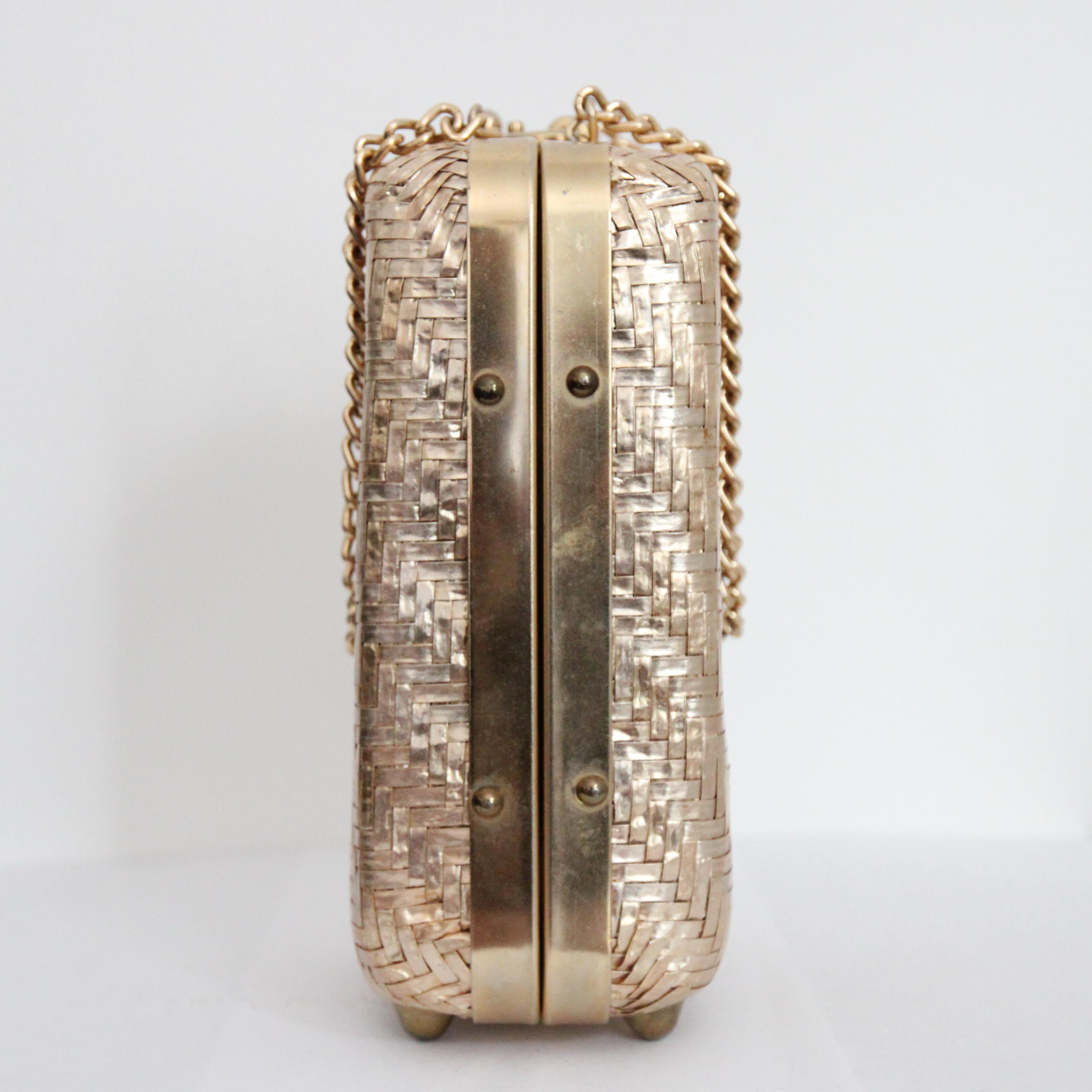 Vintage 1960's Bolso Caja Tejido Dorado Patrón Chevron Original Bolso Italiano años sesenta en Bueno estado para la venta en Cheltenham, GB