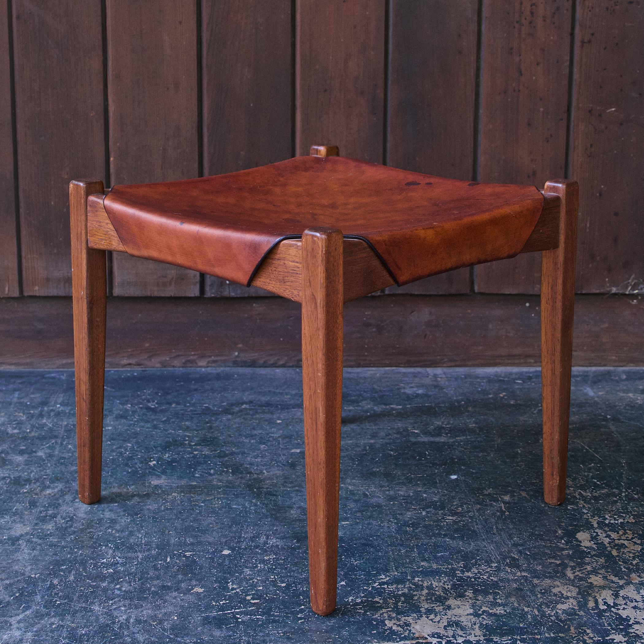 Vintage 1960s Gordon Keeler Leather Walnut Stool Mid-Century American Modernism In Distressed Condition For Sale In Hyattsville, MD