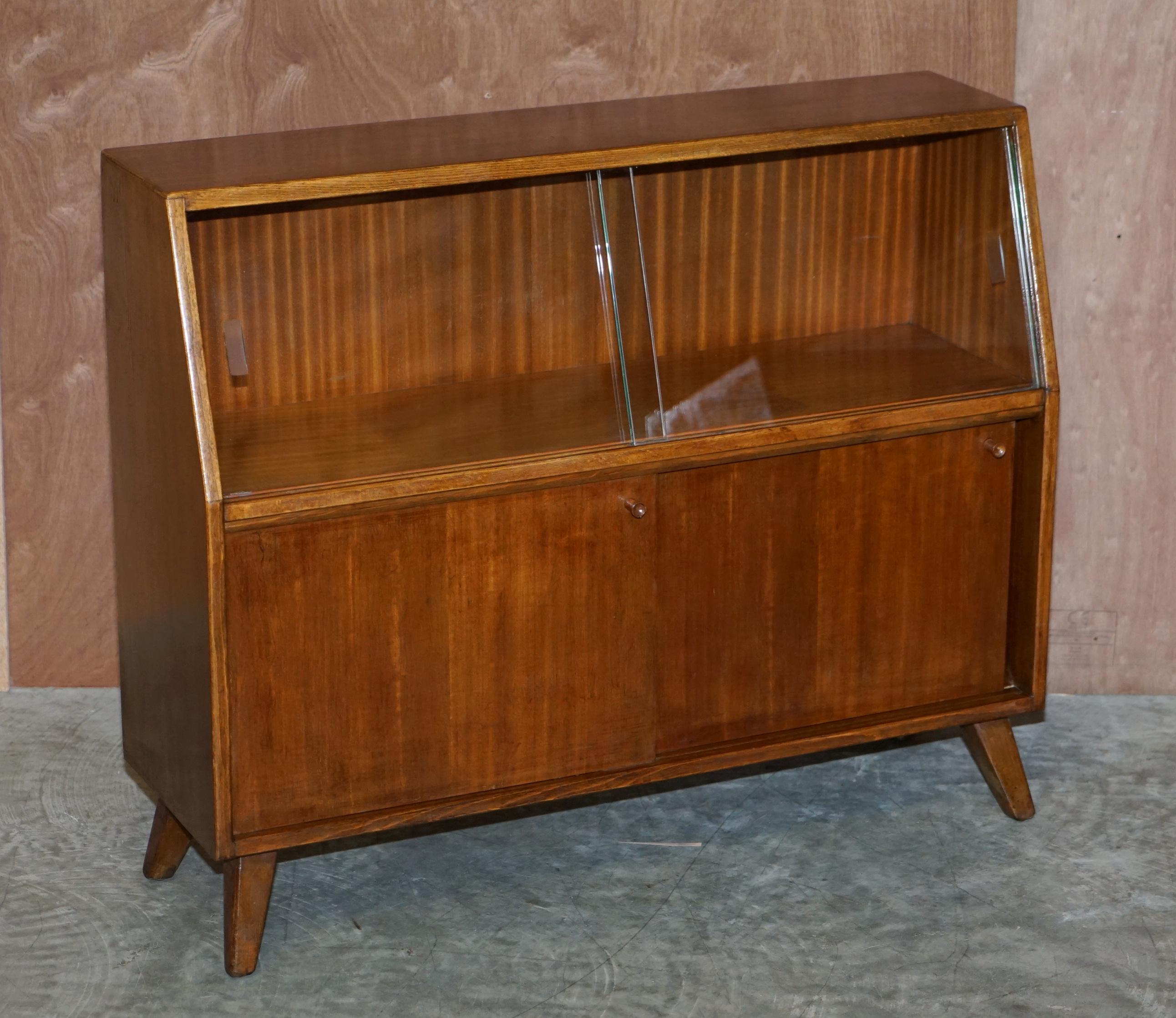 Modulare Vintage-Sideboards mit glasierten Türen von Greaves und Thomas G&T aus den 1960er Jahren (Glas) im Angebot