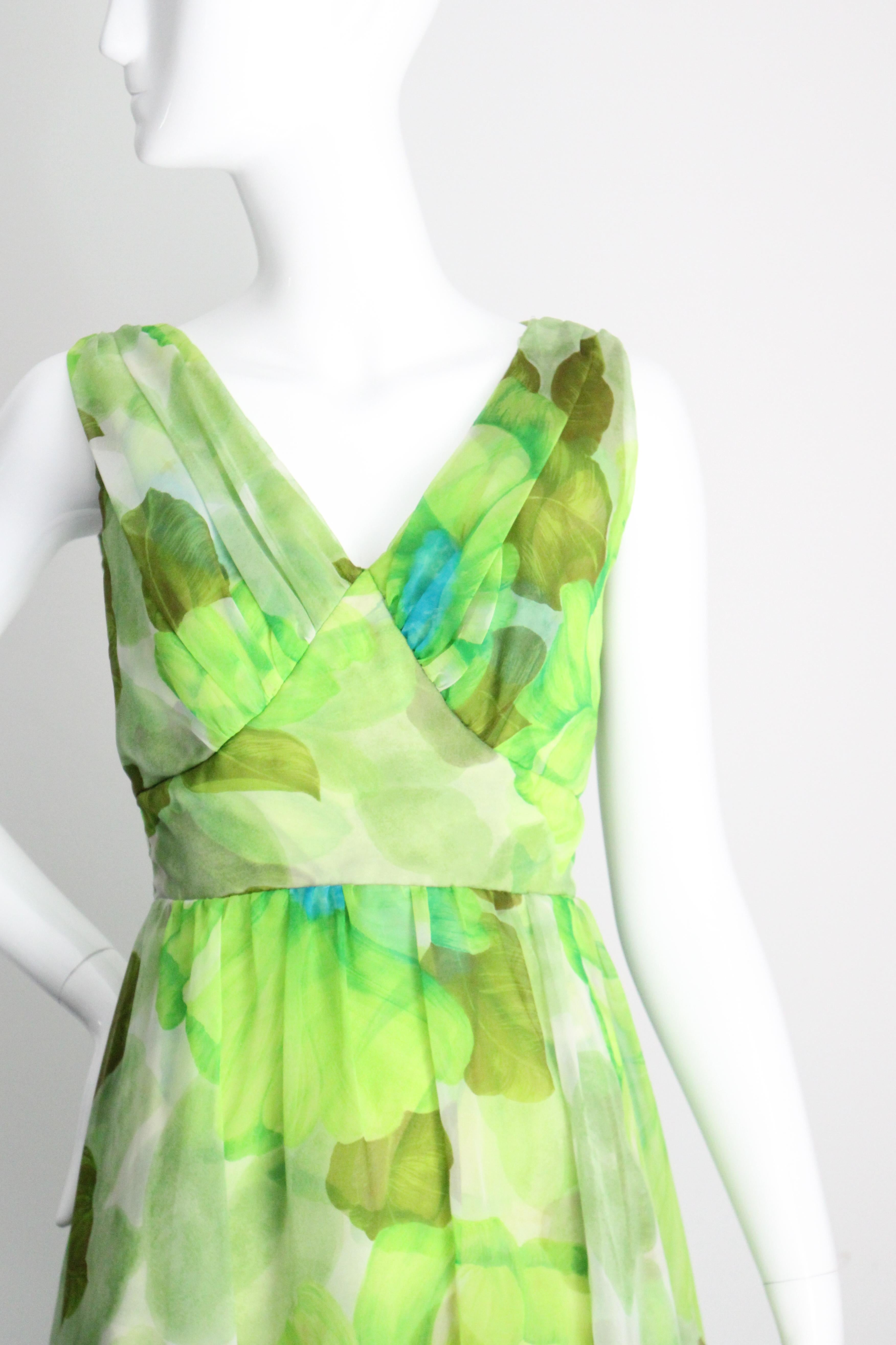 Vintage 1960's Green Floral Chiffon Dress and Coat Set Lime Green UK 8-10 US 4-6 In Good Condition For Sale In Cheltenham, GB