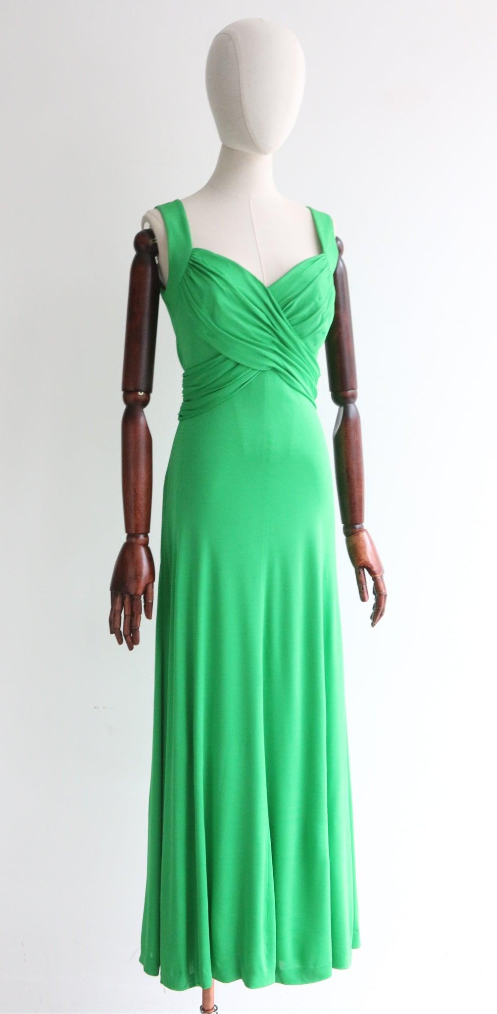 Vintage 1960's Green Jersey Pleated Dress original 1960 Grecian Dress UK 10 US 6 In Good Condition For Sale In Cheltenham, GB