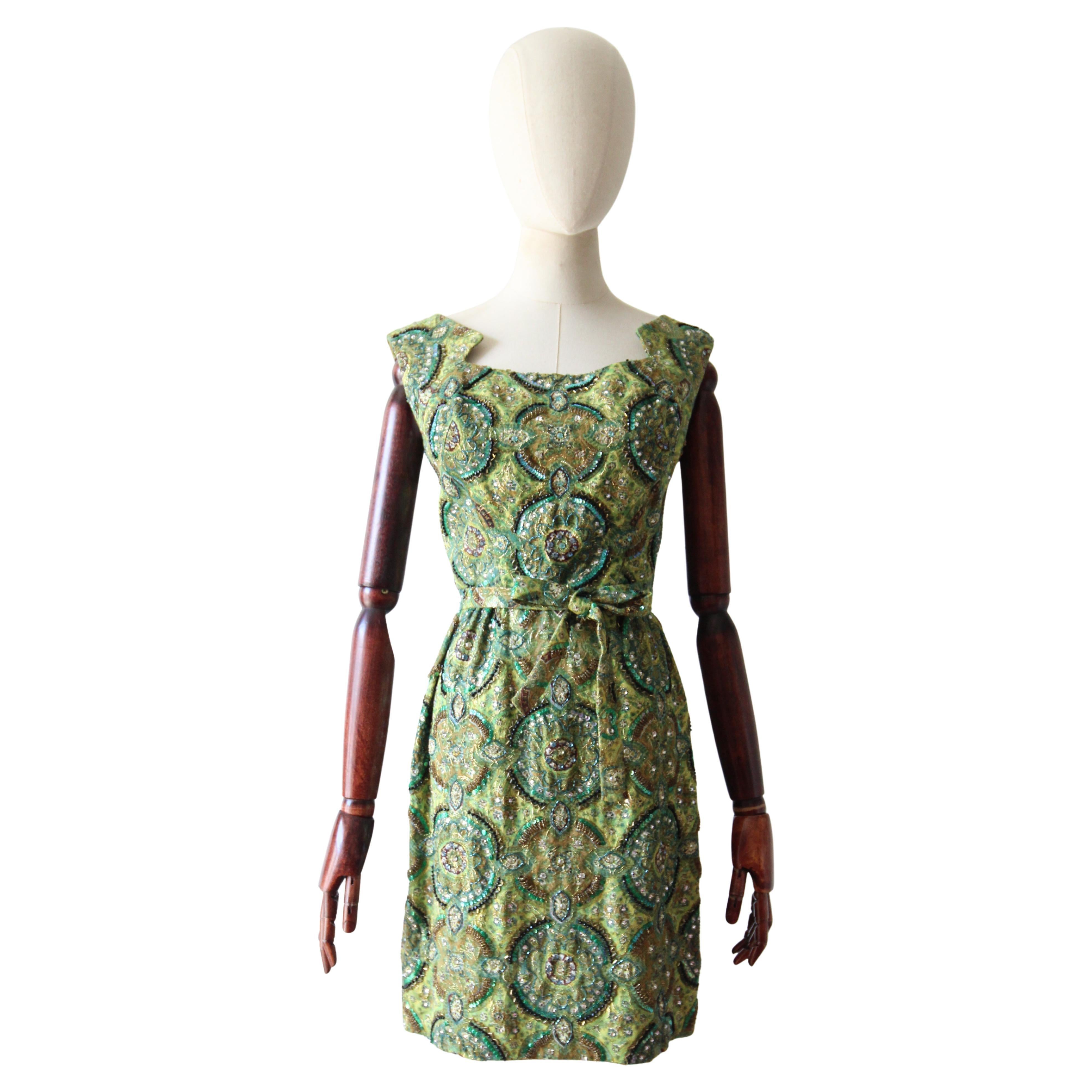 Vintage 1960er Jahre Grün Paisley Perlen Pat Sandler Cocktailkleid UK 6 US 2 im Angebot