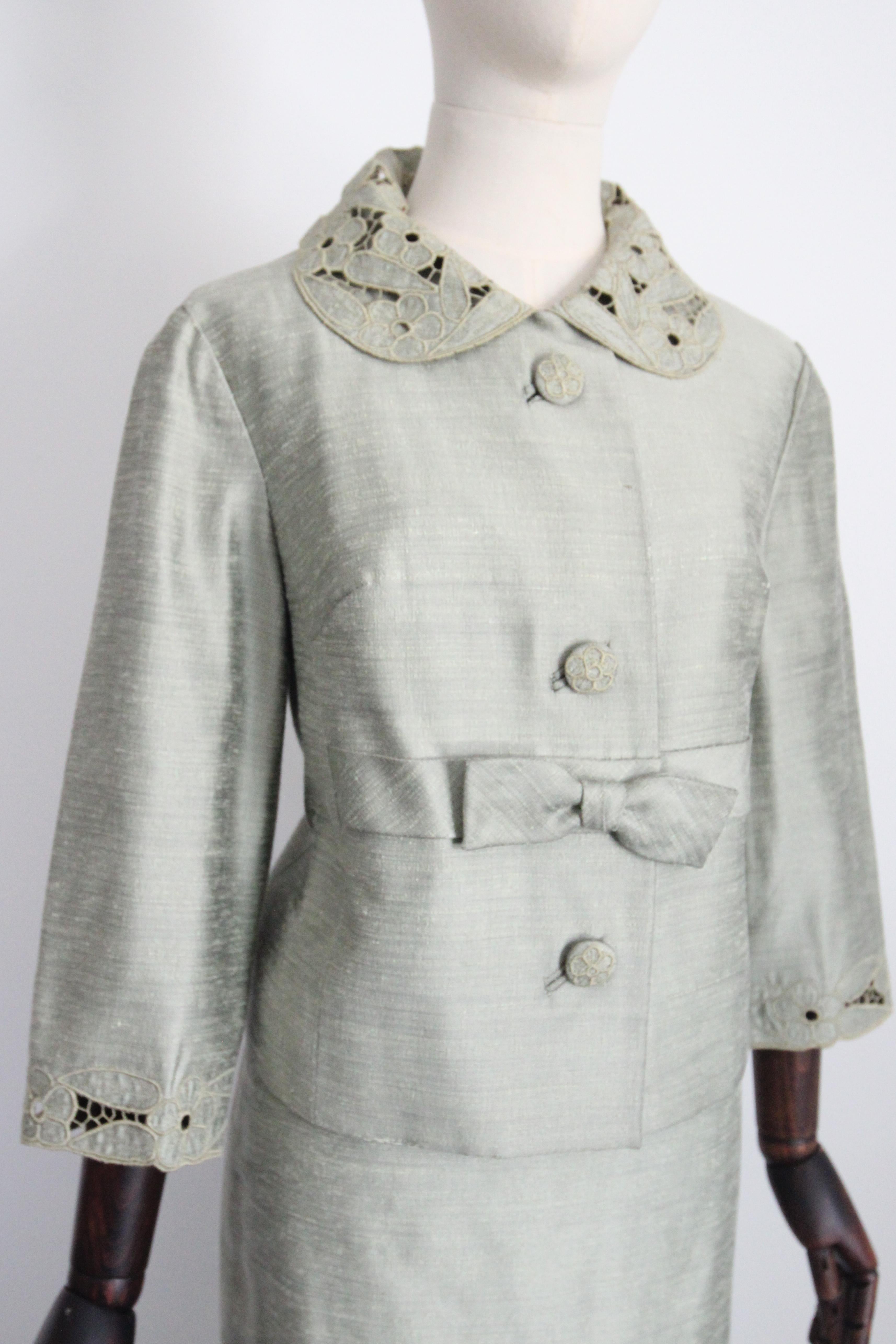 Women's Vintage 1960's Green Sage Silk Skirt Suit Vintage 1960's Suit UK 8-10 US 4-6 For Sale