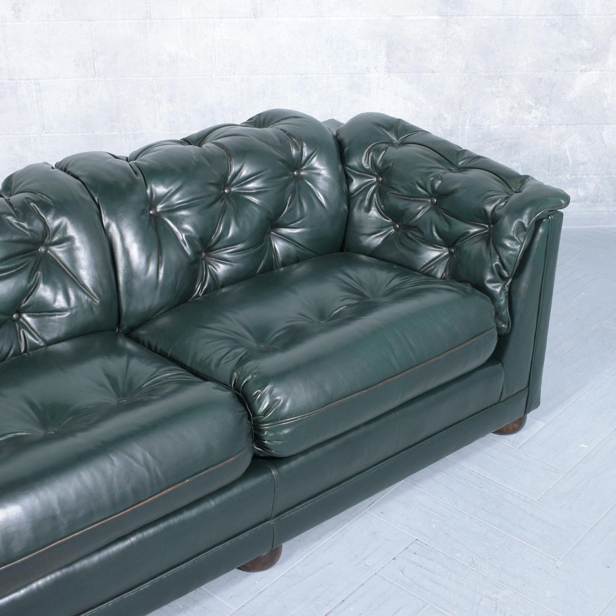 1960s Vintage Emerald Green Tufted Chesterfield Leather Sofa 4