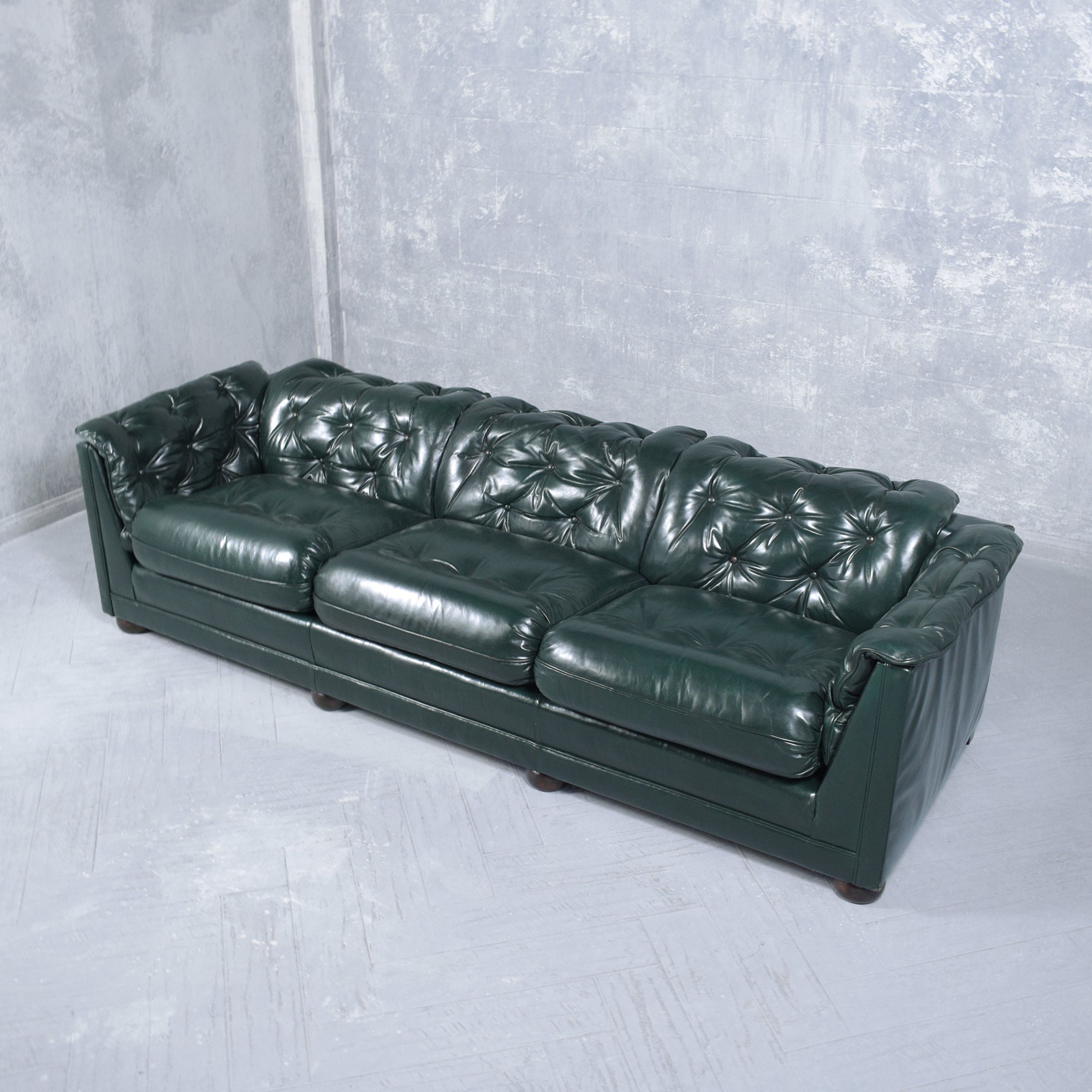 European 1960s Vintage Emerald Green Tufted Chesterfield Leather Sofa