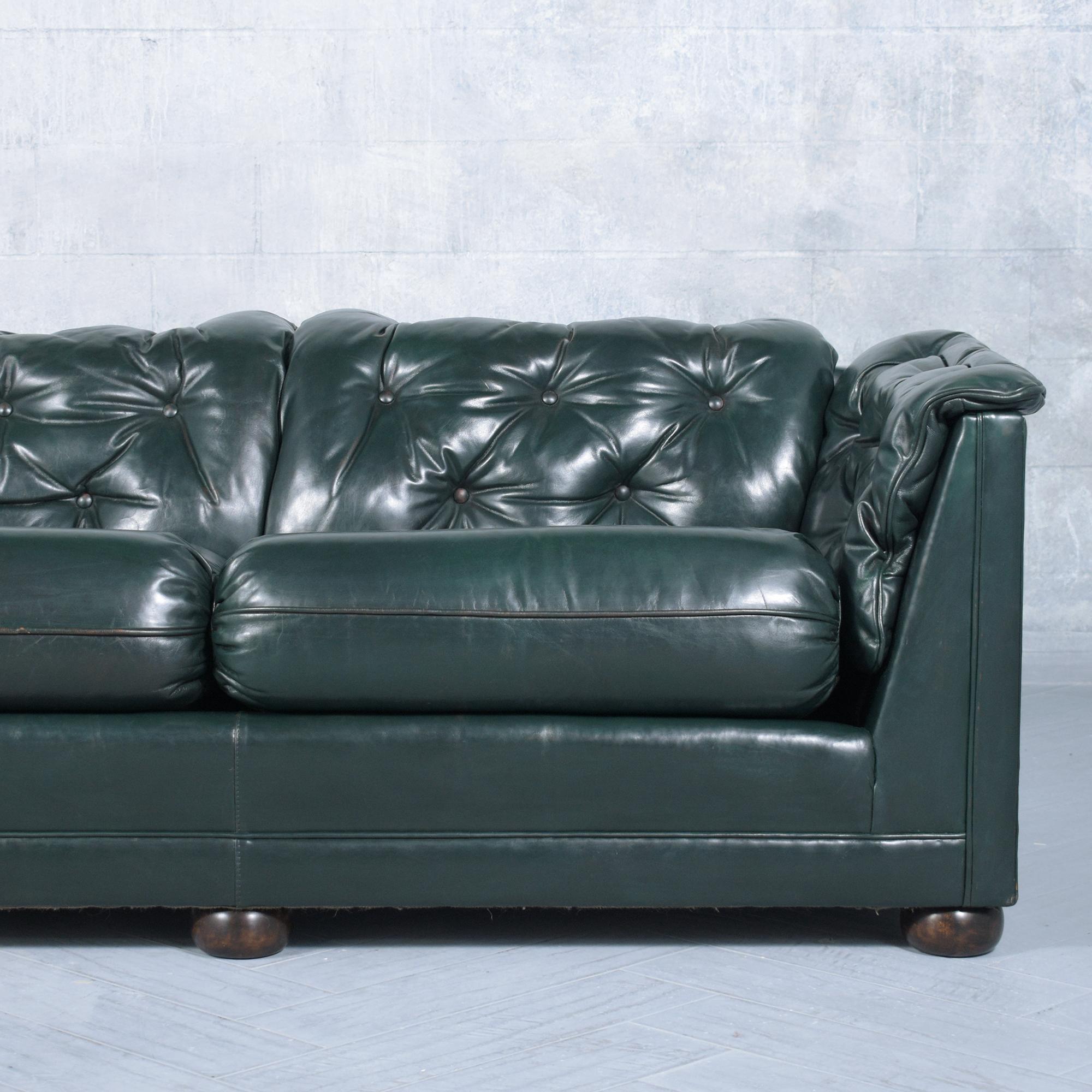 1960s Vintage Emerald Green Tufted Chesterfield Leather Sofa 3