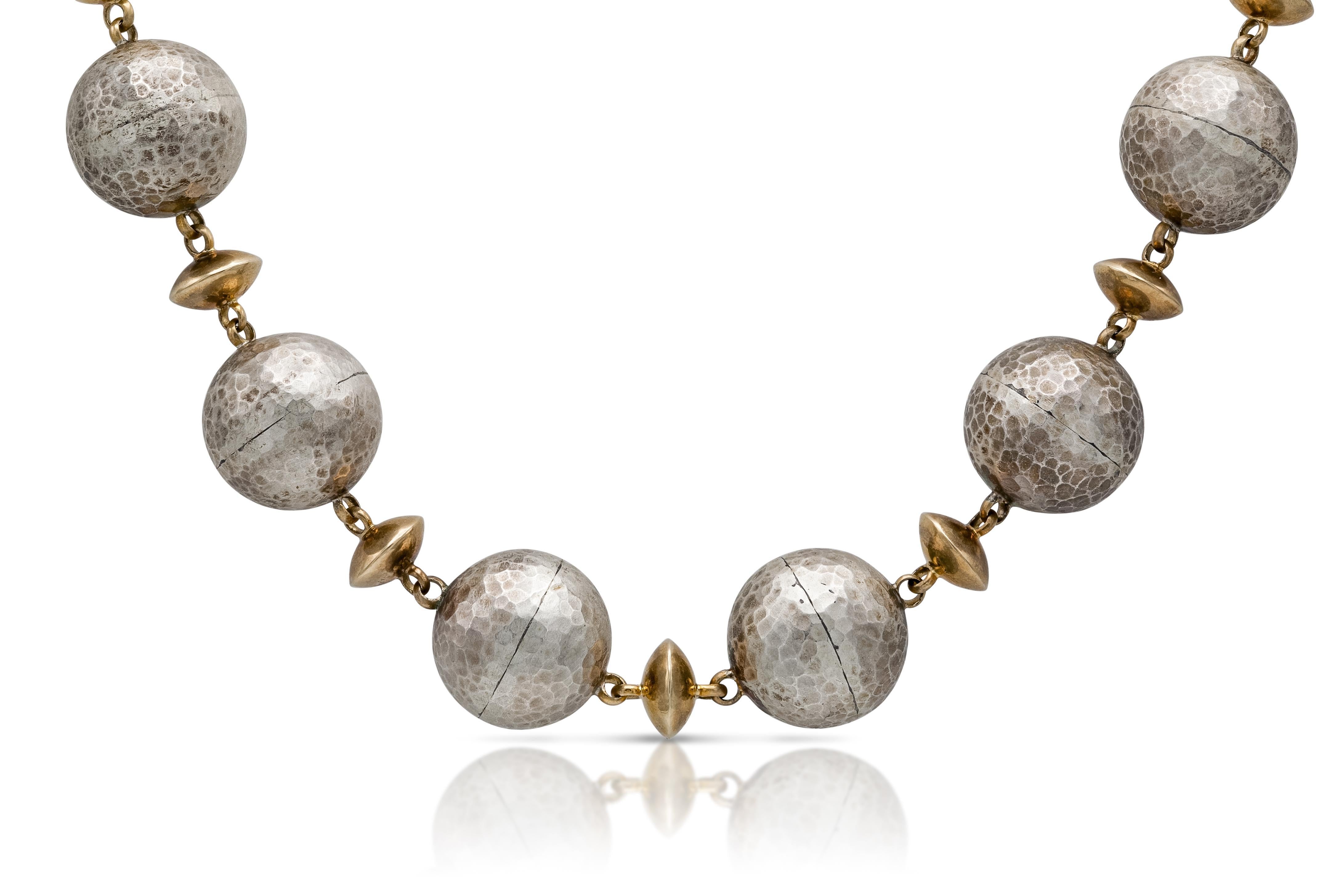 Collana di bolle d'argento martellato vintage del 1960 In condizioni buone in vendita a New York, NY