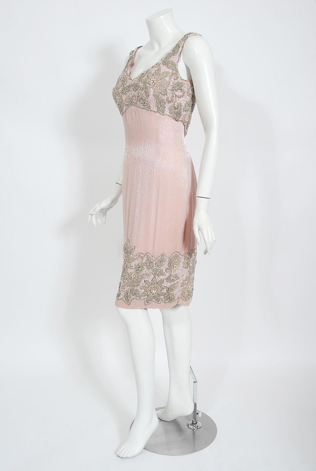Helen Rose Couture - Robe sablier en soie rose pâle entièrement perlée, vintage, années 1960 Bon état - En vente à Beverly Hills, CA