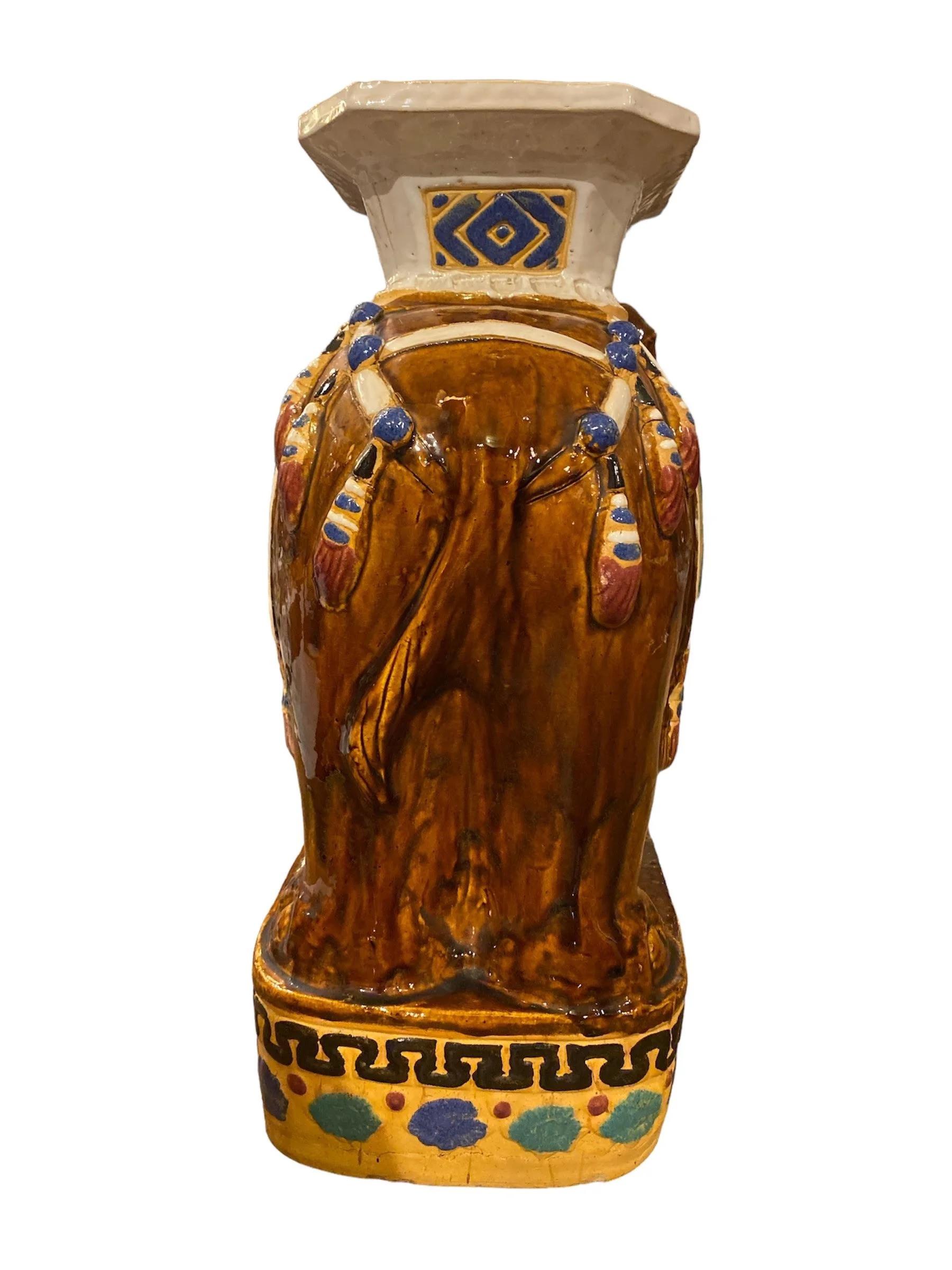 Vintage 1960s Hollywood Regency Hand Painted Terracotta Elephant Plant Stand Bon état - En vente à Pasadena, CA