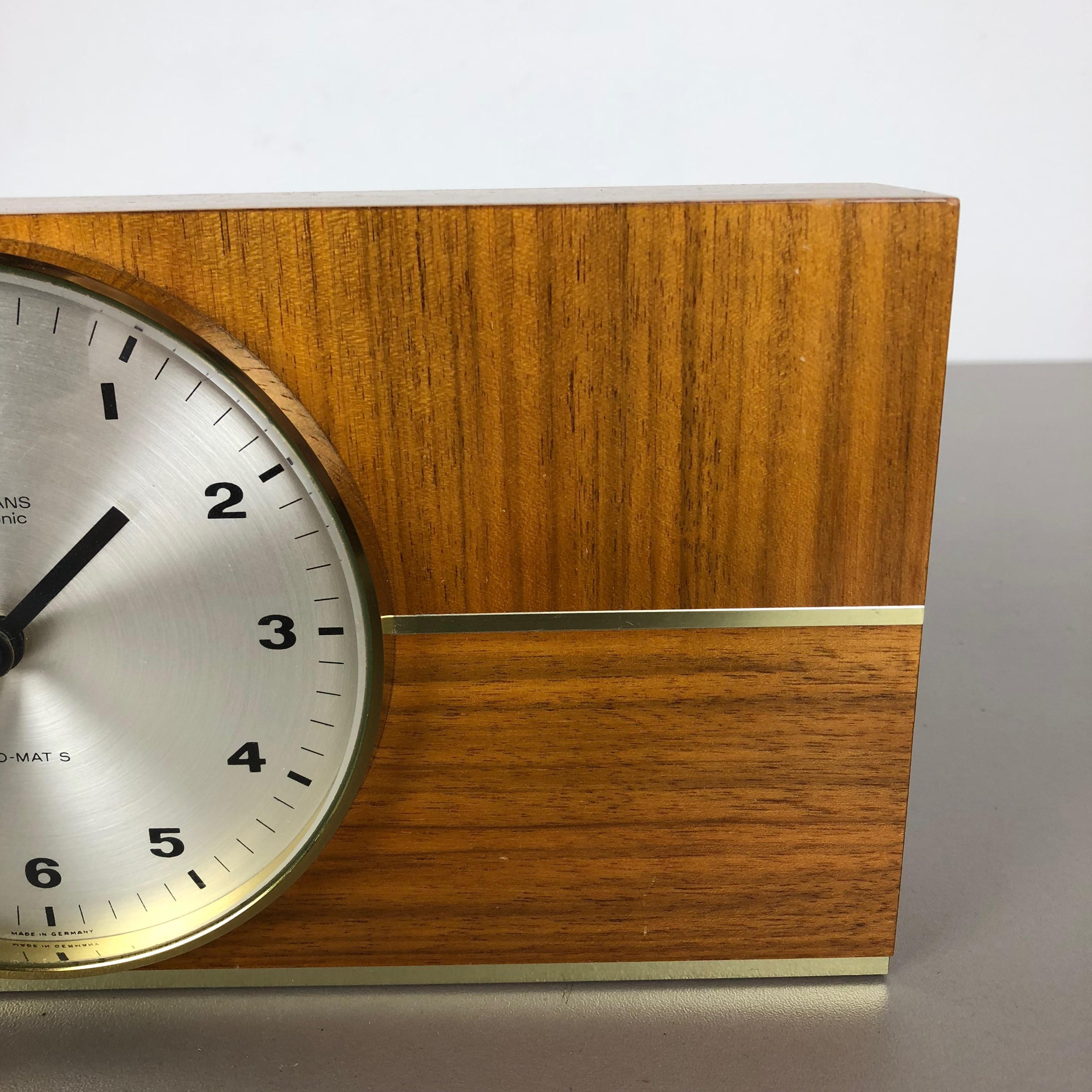 Vintage 1960s Hollywood Regency Teak Table Clock Junghans Electronic, Germany In Good Condition In Kirchlengern, DE