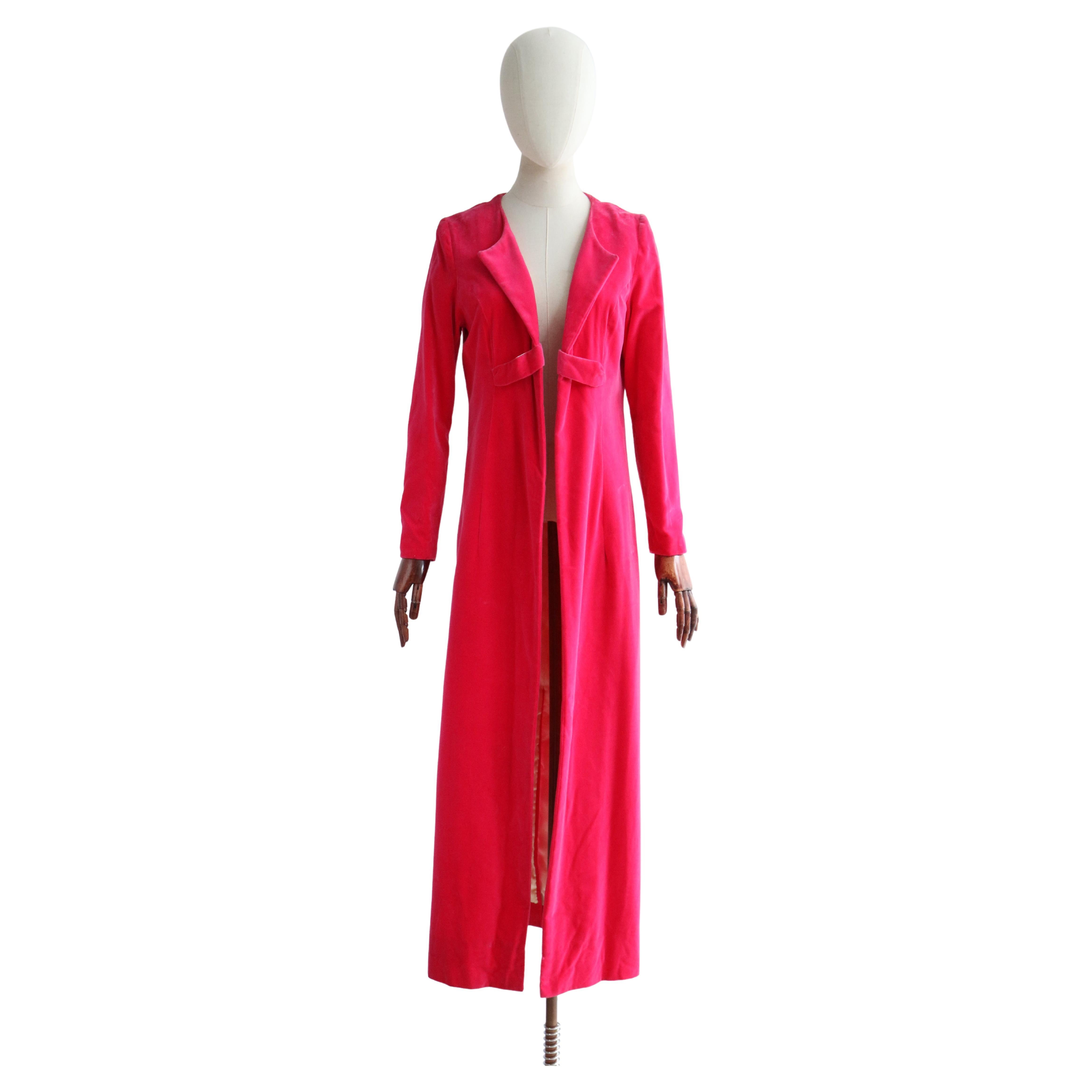 Manteau de soirée vintage en velours rose vif (années 1960), taille UK 12 US 8