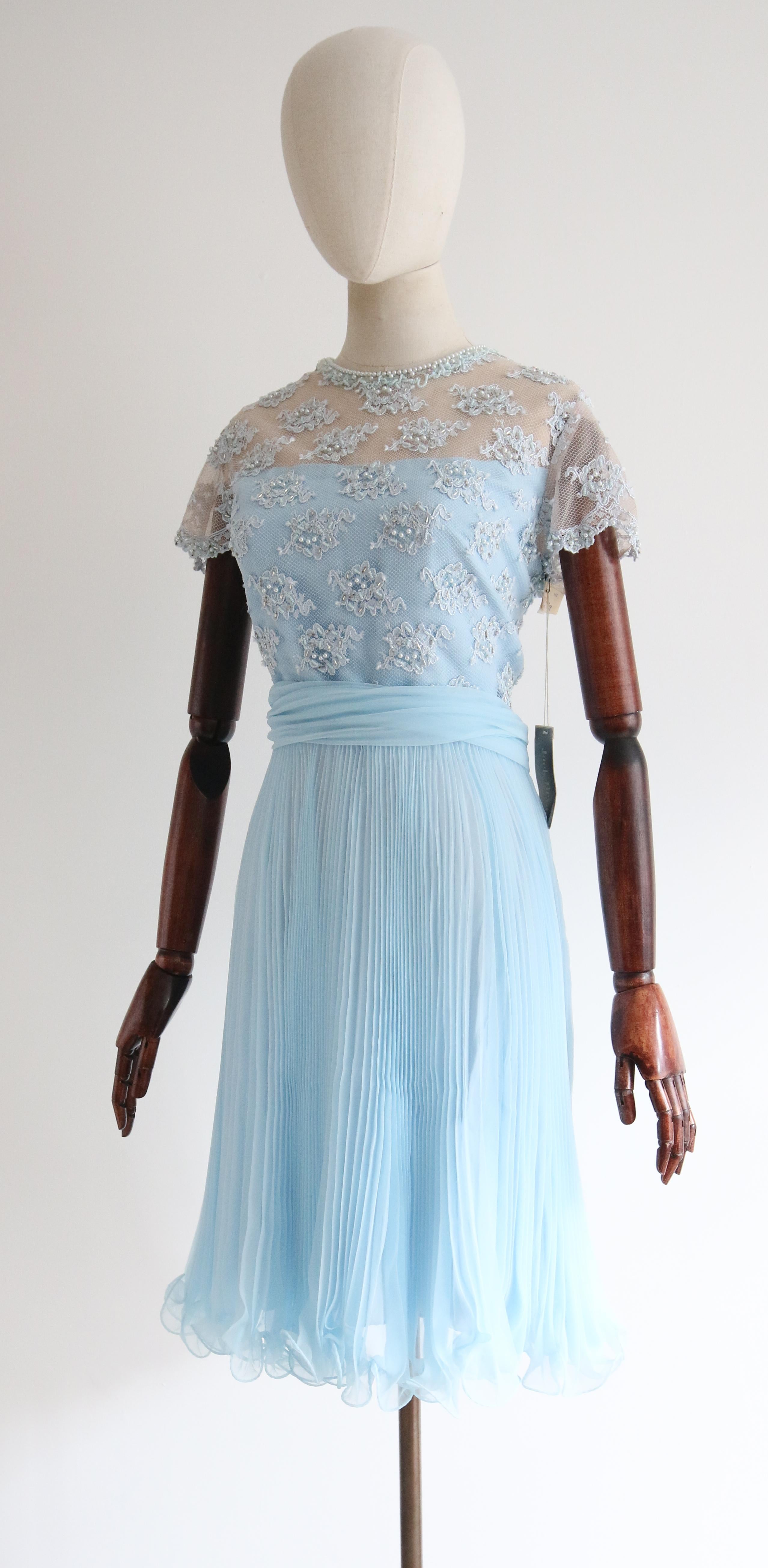 Vintage 1960's Ice Blue Chiffon and Lace Pleated Dress UK 12 US 8 For Sale 4