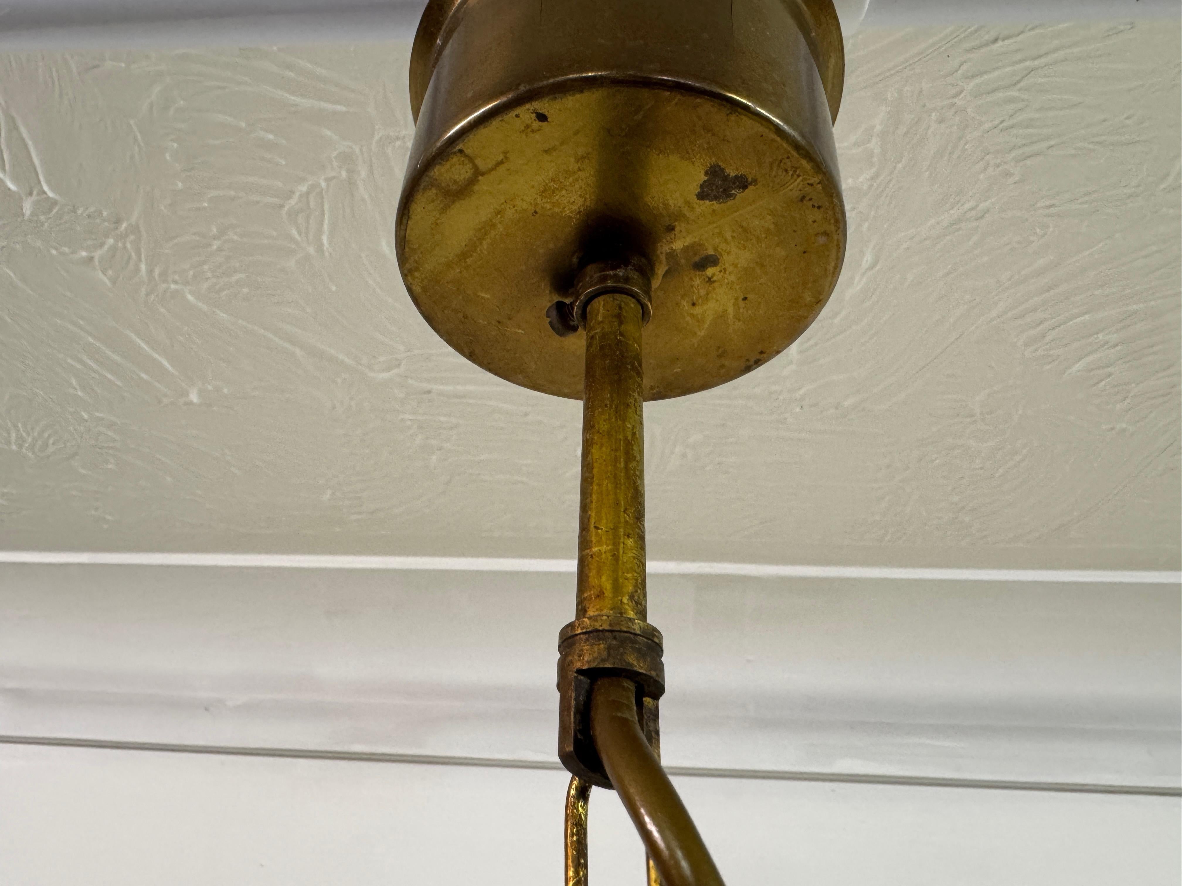 Ciondolo da soffitto in vetro ghiaccio e ottone, vintage 1960 in vendita 1