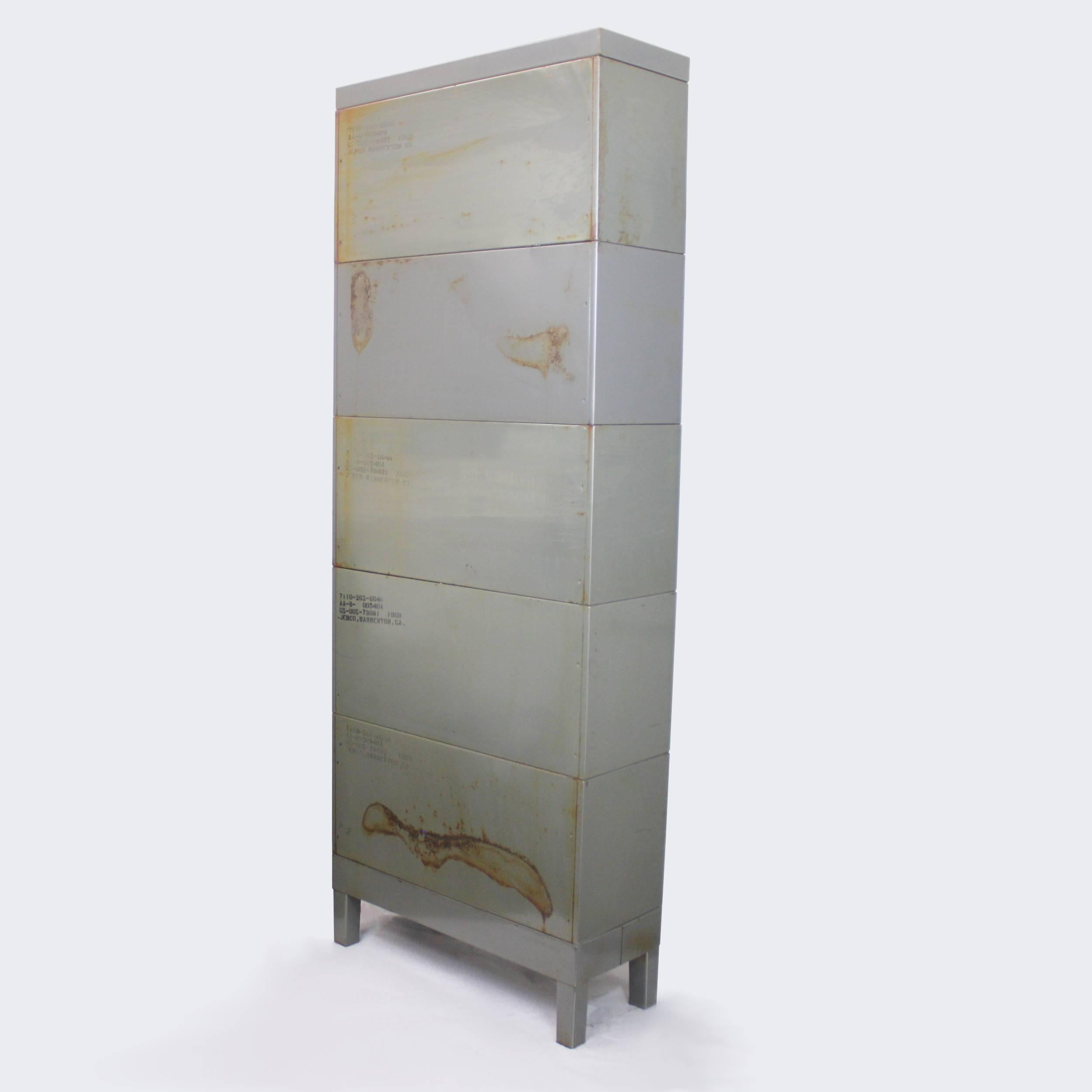 Vintage 1960s Industrial Five Stack Gray Steel Metal Barrister Bookcase (Bibliothèque industrielle à cinq piles en acier gris) en vente 2