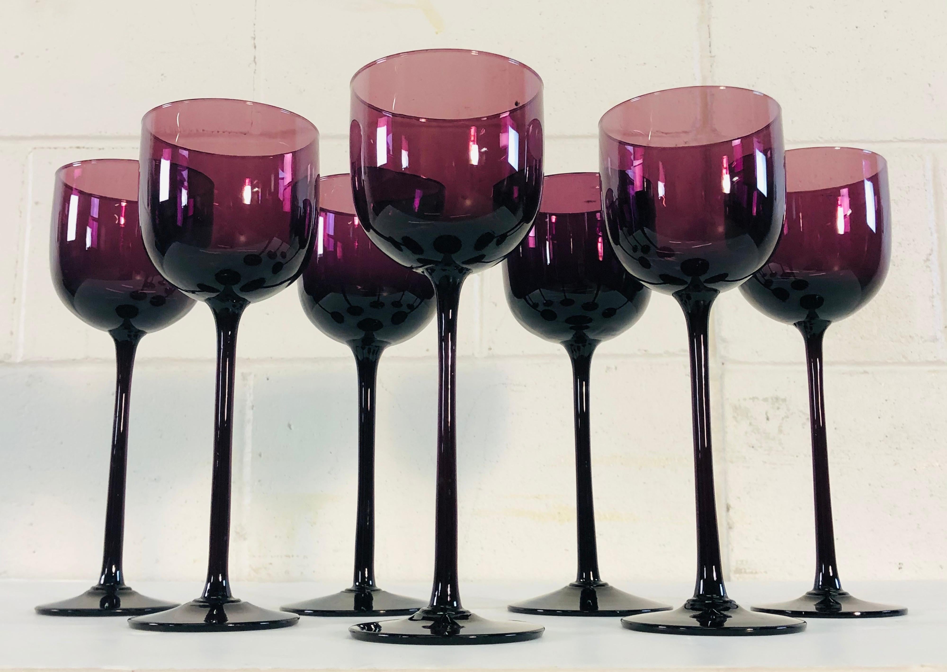 Vintage 1960s Italian Amethyst Tall Wine Stems, Set of 7 In Excellent Condition In Amherst, NH