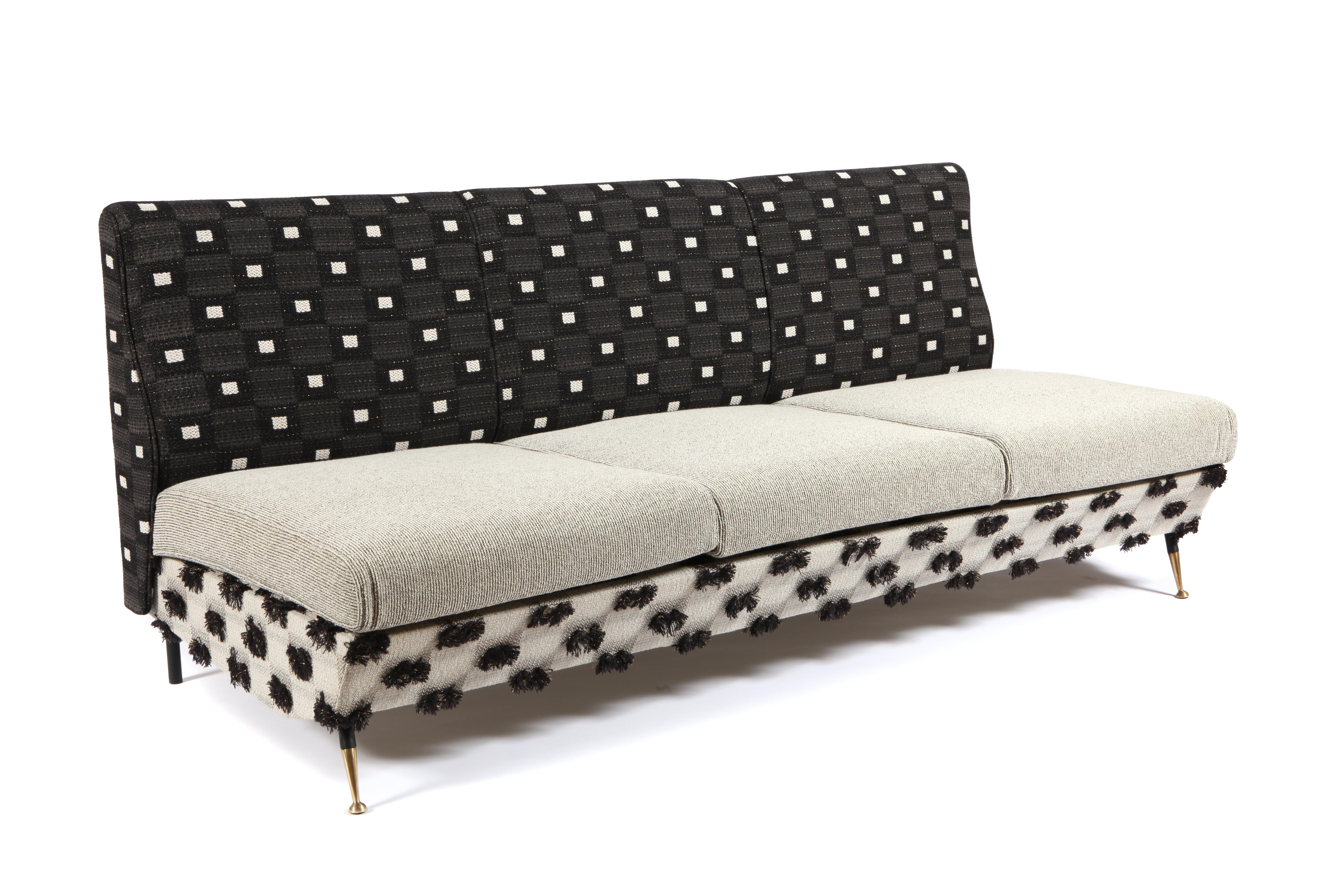 Vintage 1960s Italian Sofa Upholstered in Tibor Fabric In Good Condition In London, GB