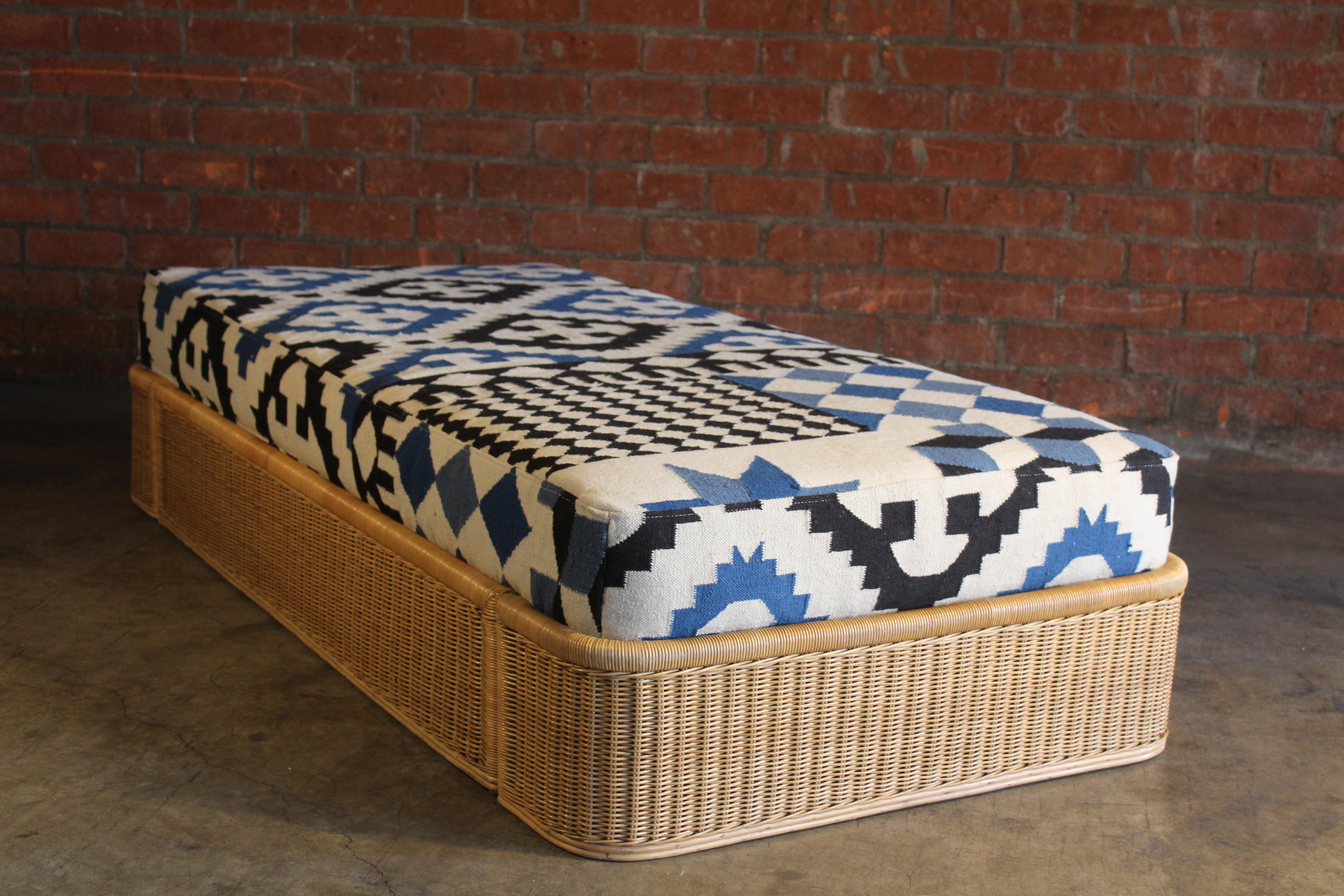 Vintage 1960s Italian Wicker and Bamboo Daybed or Ottoman 8
