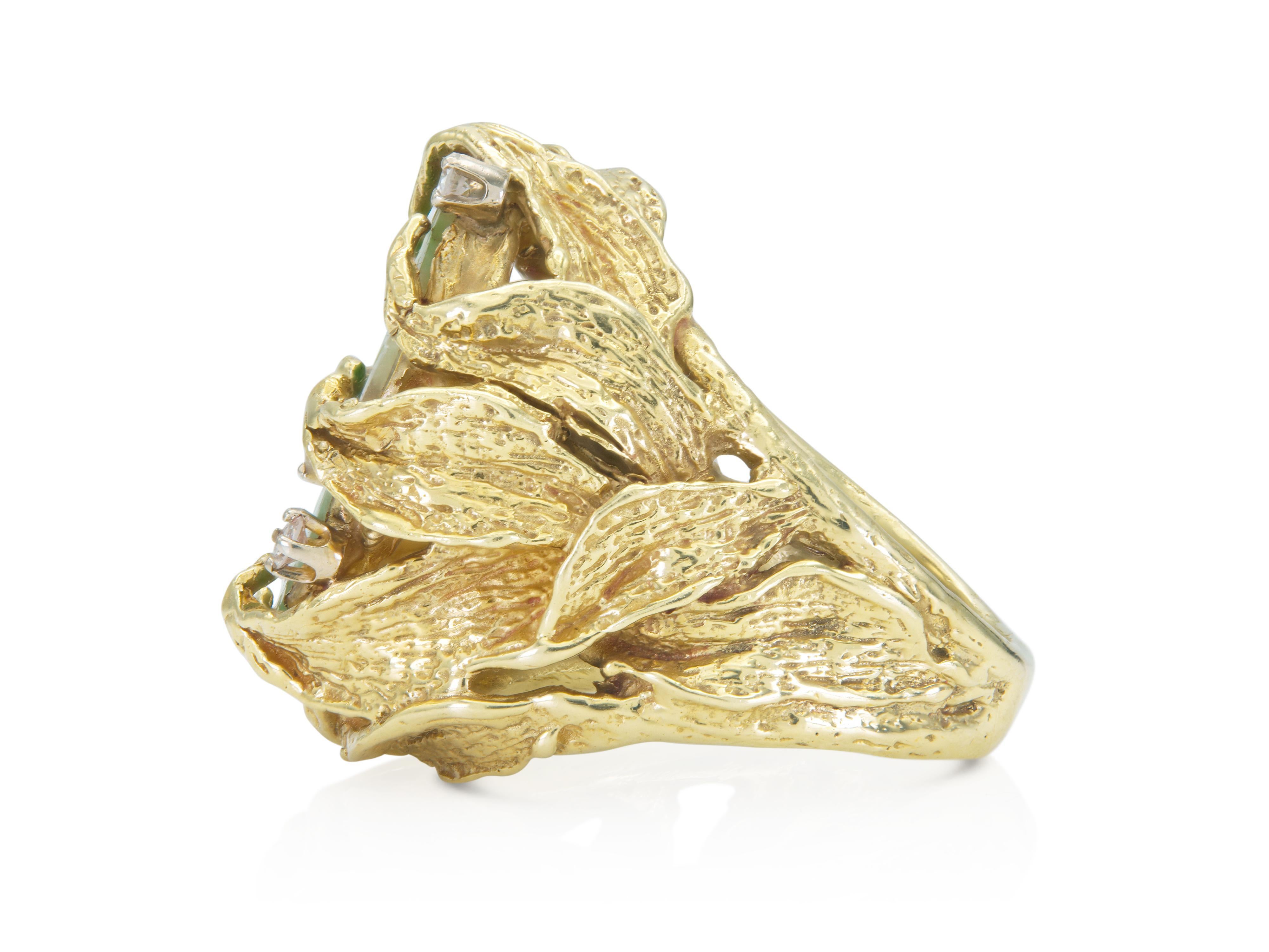 Taille ovale Vintage 1960s Jade and Gold Ring en vente