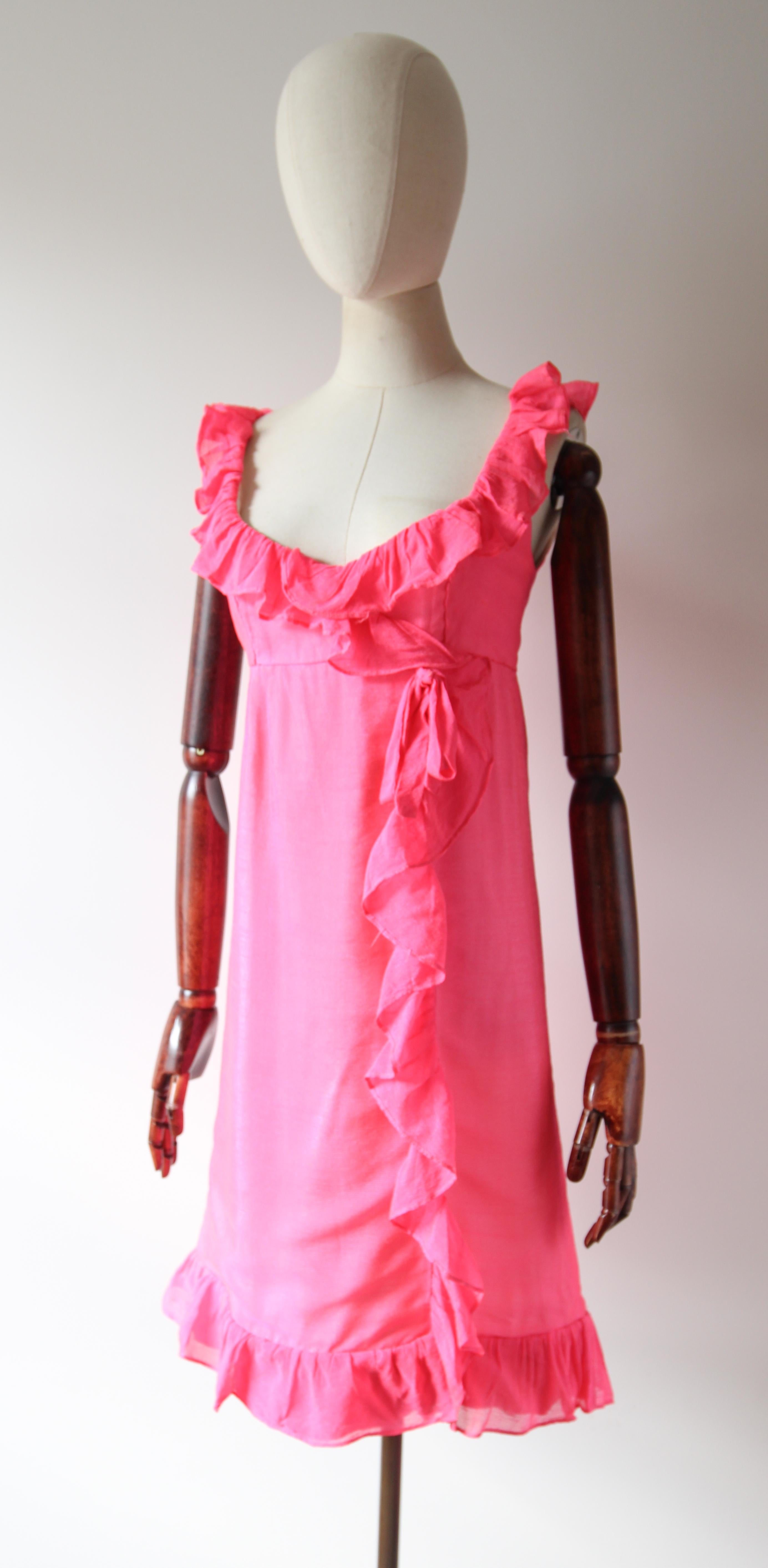 Vintage 1960's Jean Varon Mini Vestido con Volantes Rosa Neón Años 60 UK 6-8 US 2-4 en venta 1