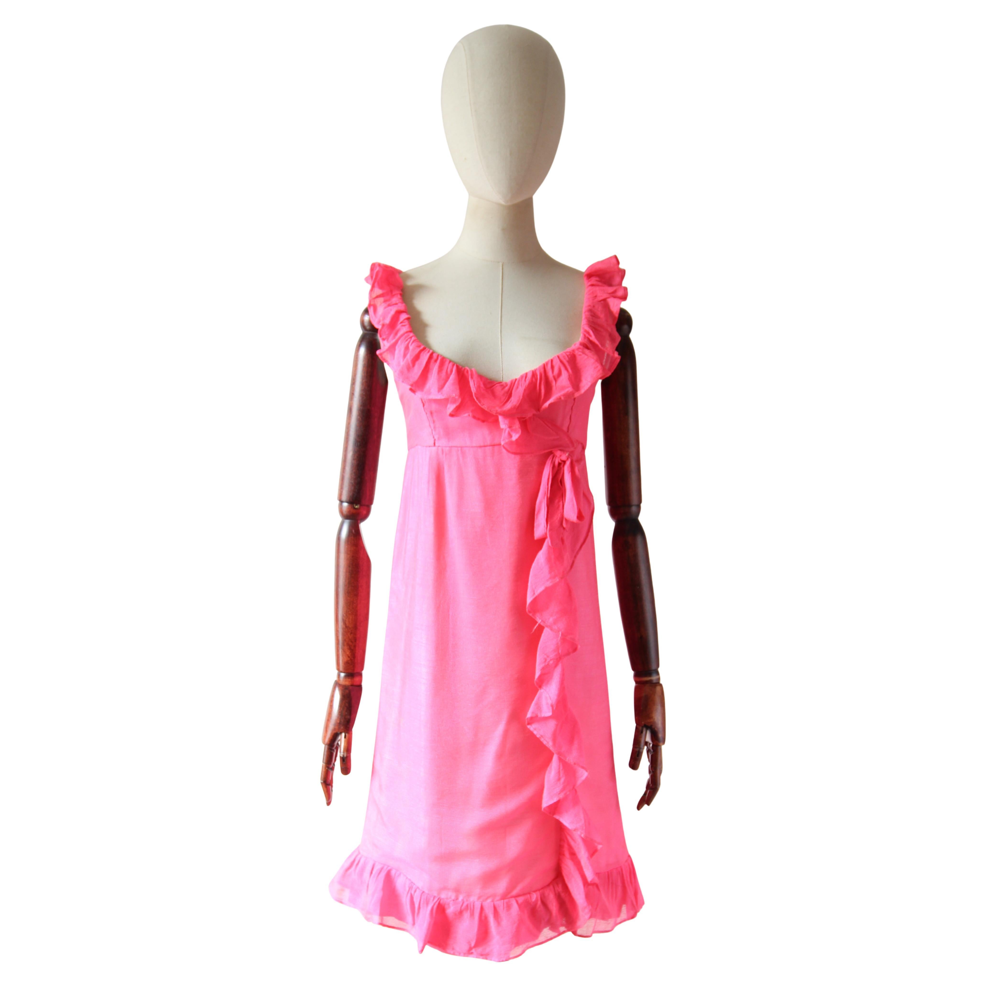 Vintage 1960's Jean Varon Mini Vestido con Volantes Rosa Neón Años 60 UK 6-8 US 2-4 en venta