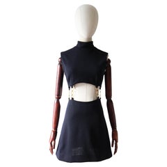 Vintage 1960er Joseph Magnin Schwarzes und goldenes Vintage-Kleid mit Kettengliedern im offenenschliff UK 6-8