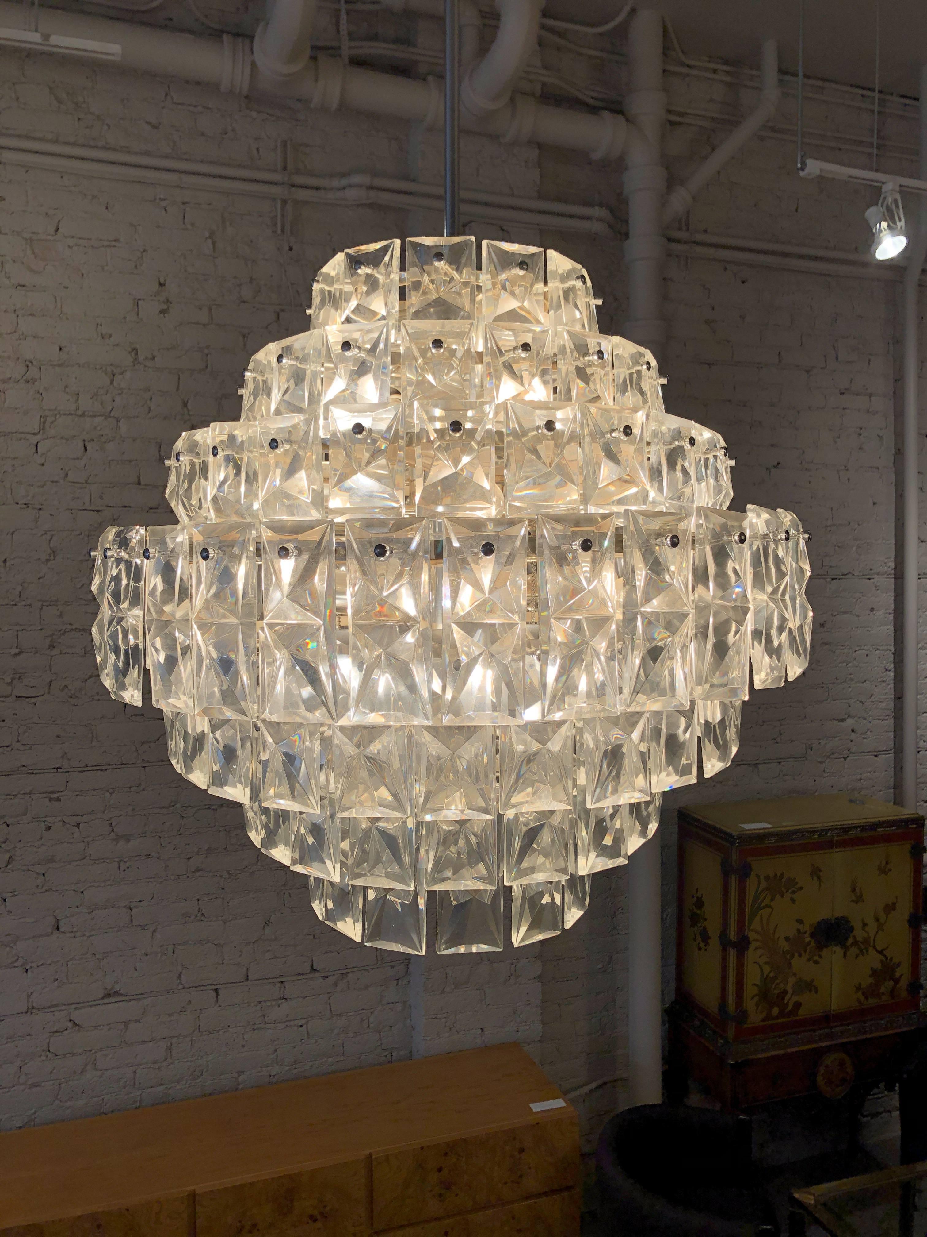 Vintage 1960s Kinkeldey Crystal Chandelier In Good Condition For Sale In Chicago, IL