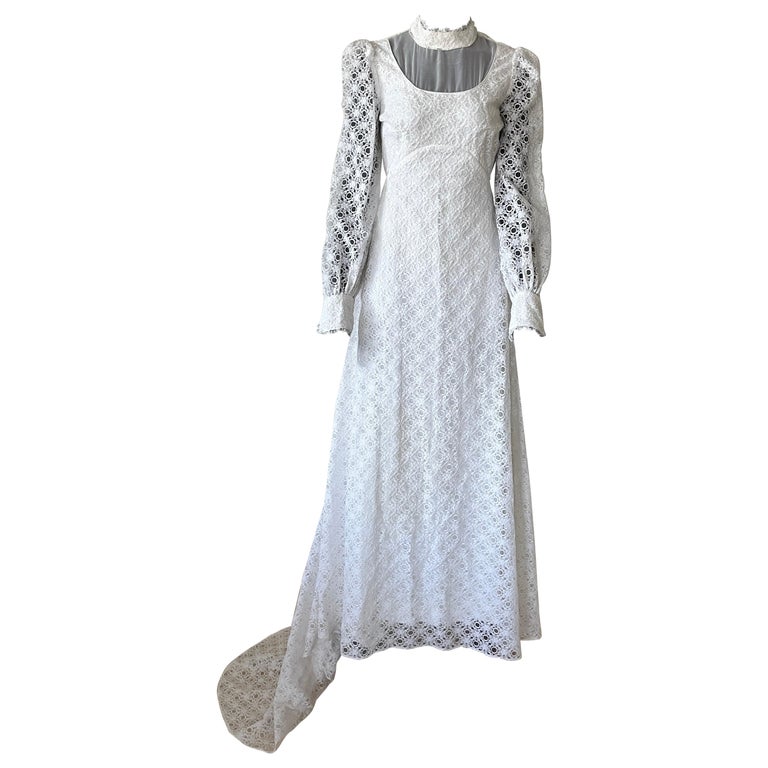 Vintage 1960s Lace Wedding Dress