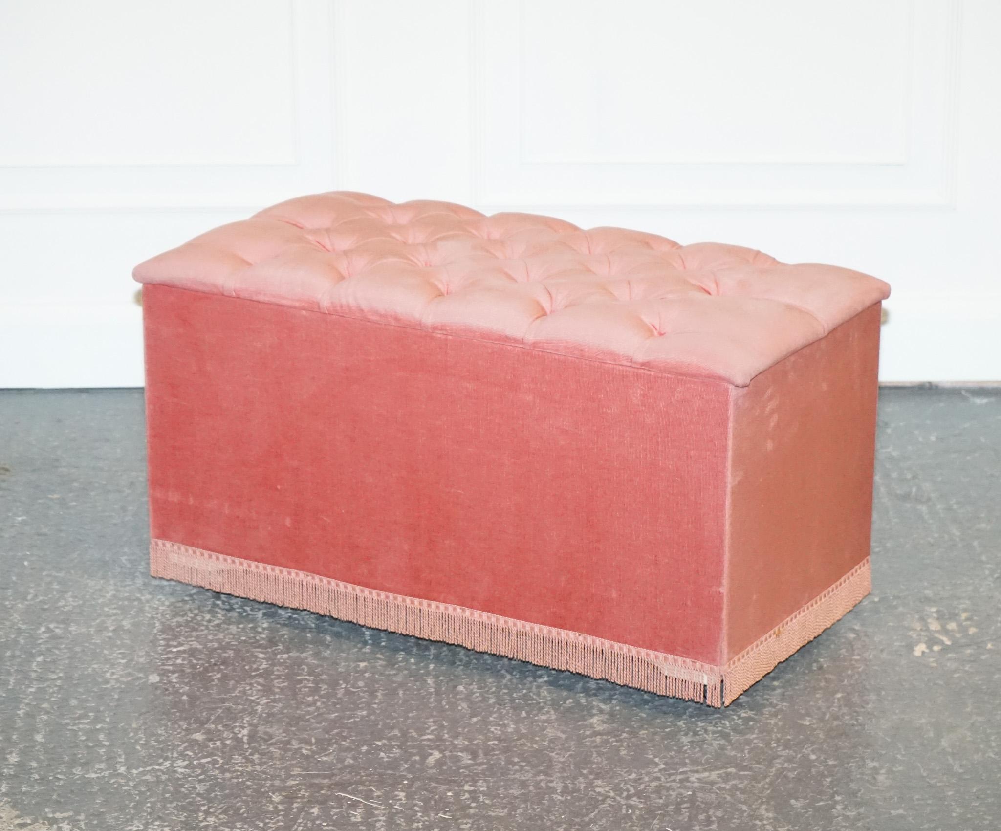 We are delighted to offer for sale this Lovely 1960s Tuffed Ottoman In A Soft Pink Velvet Fabric

The 1960s tufted ottoman in soft pink velvet fabric is an exquisite piece of furniture that exudes elegance and sophistication. The ottoman is