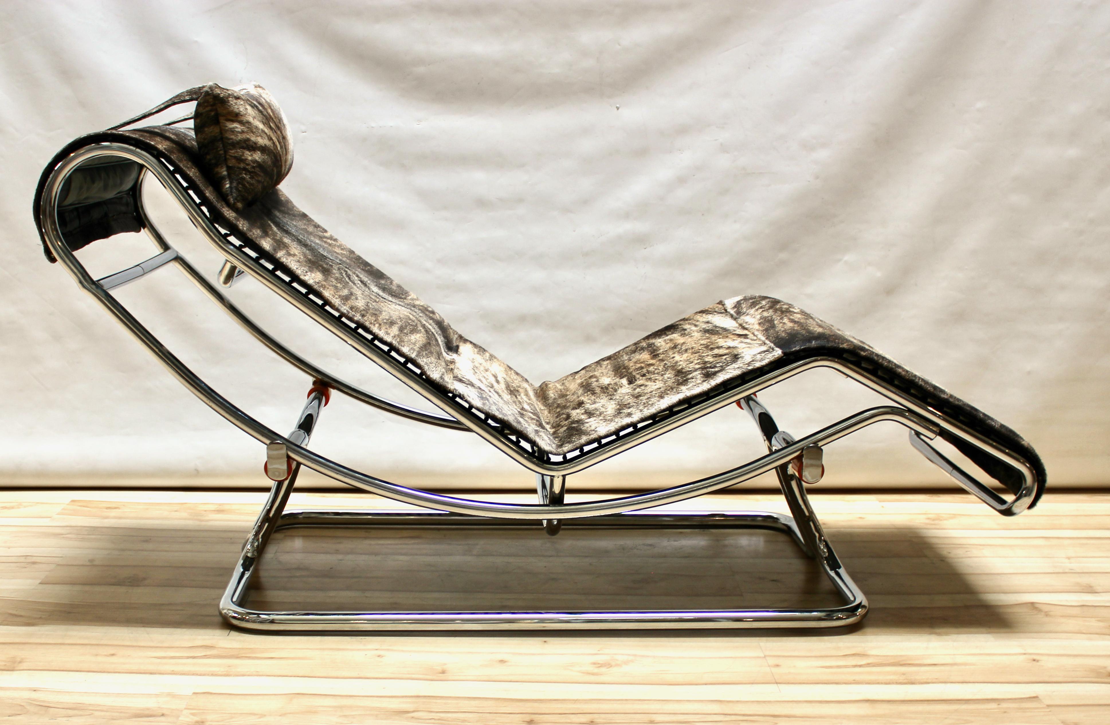 Mid-20th Century Vintage 1960s Le Corbusier-Style Upholstered Lounge Chair