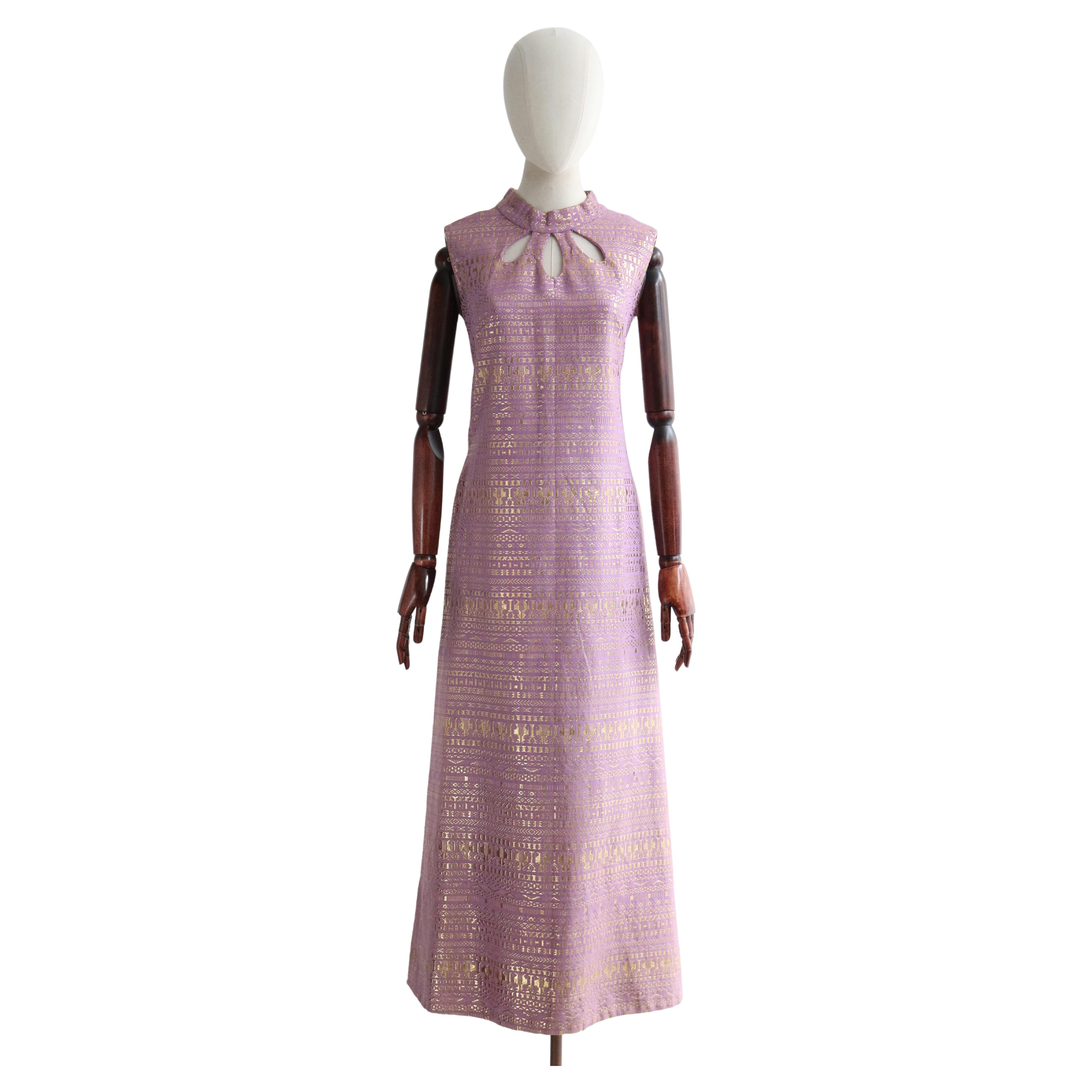 Robe vintage en lurex lilas et or avec trou de serrure (années 1960), taille UK 12-14 US 8-10