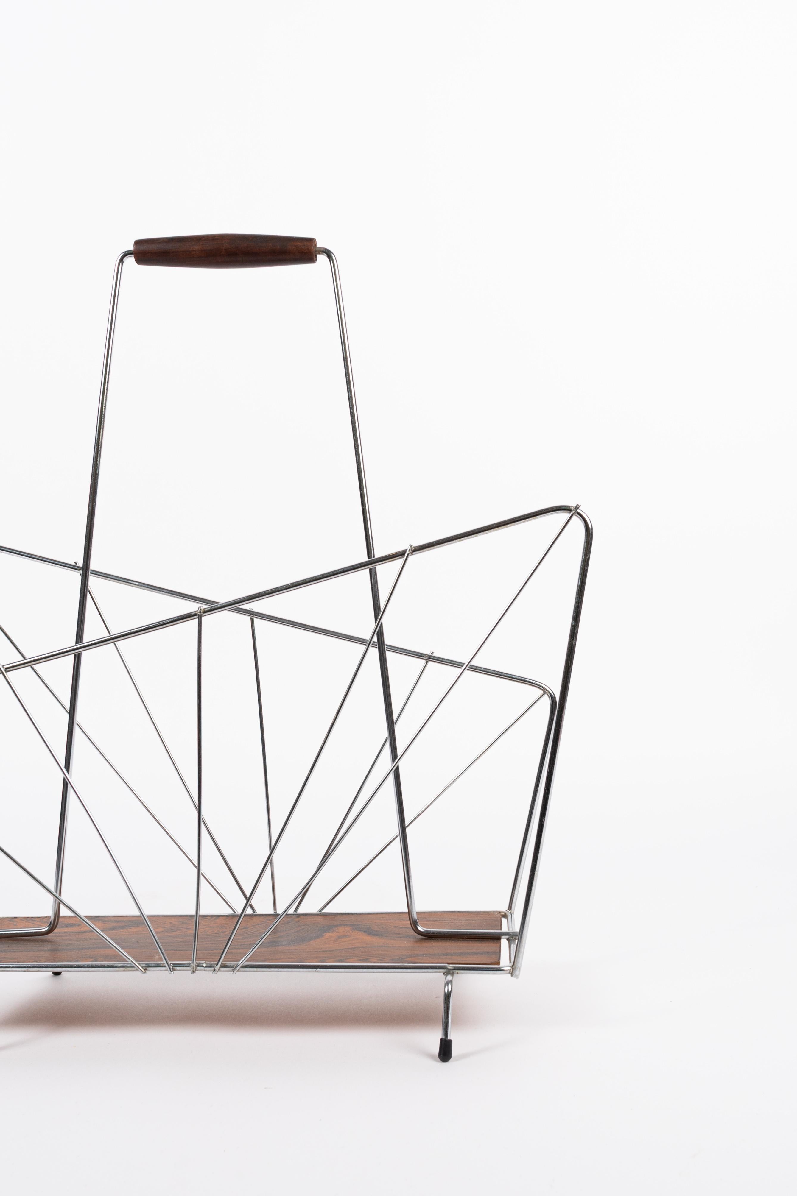 Mid-20th Century Vintage 1960s metal magazine rack For Sale