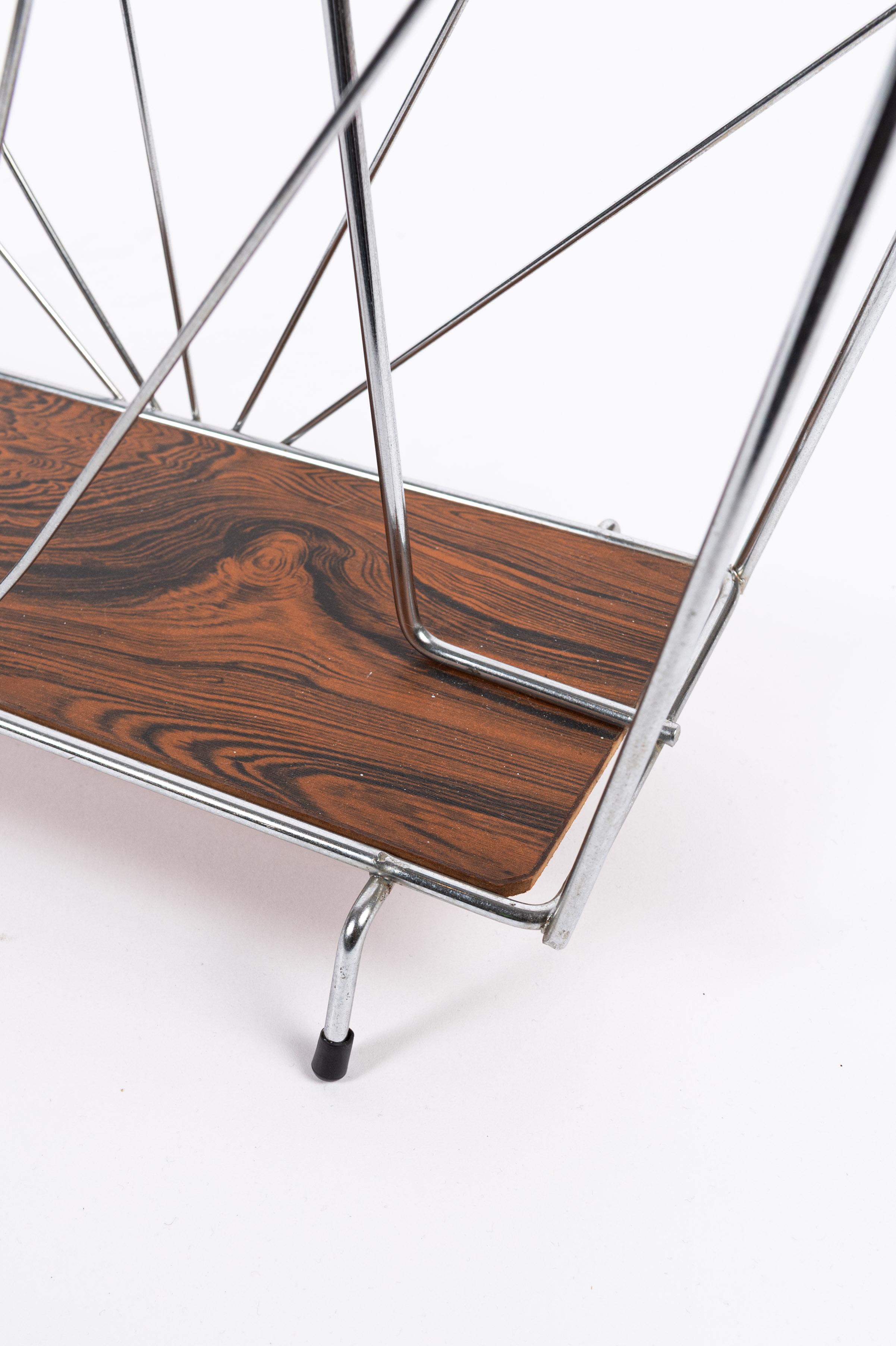 Metal Vintage 1960s metal magazine rack For Sale