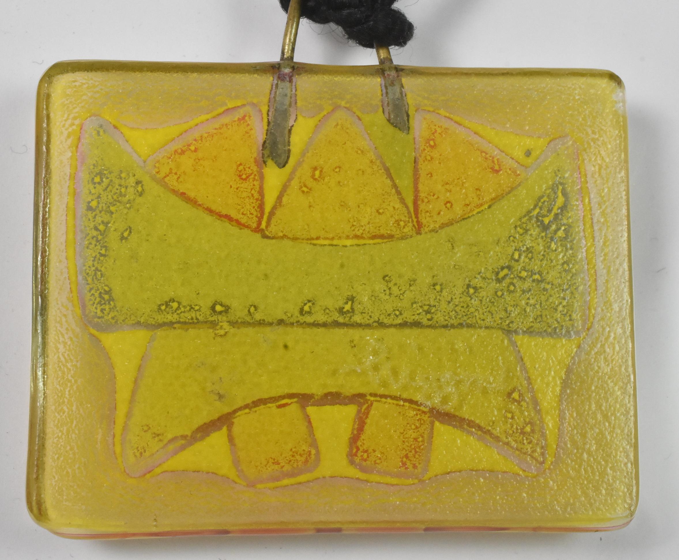 Vintage 1960s Michael & Frances Higgins American Modernist Fused Glass Pendant In Good Condition For Sale In Toledo, OH