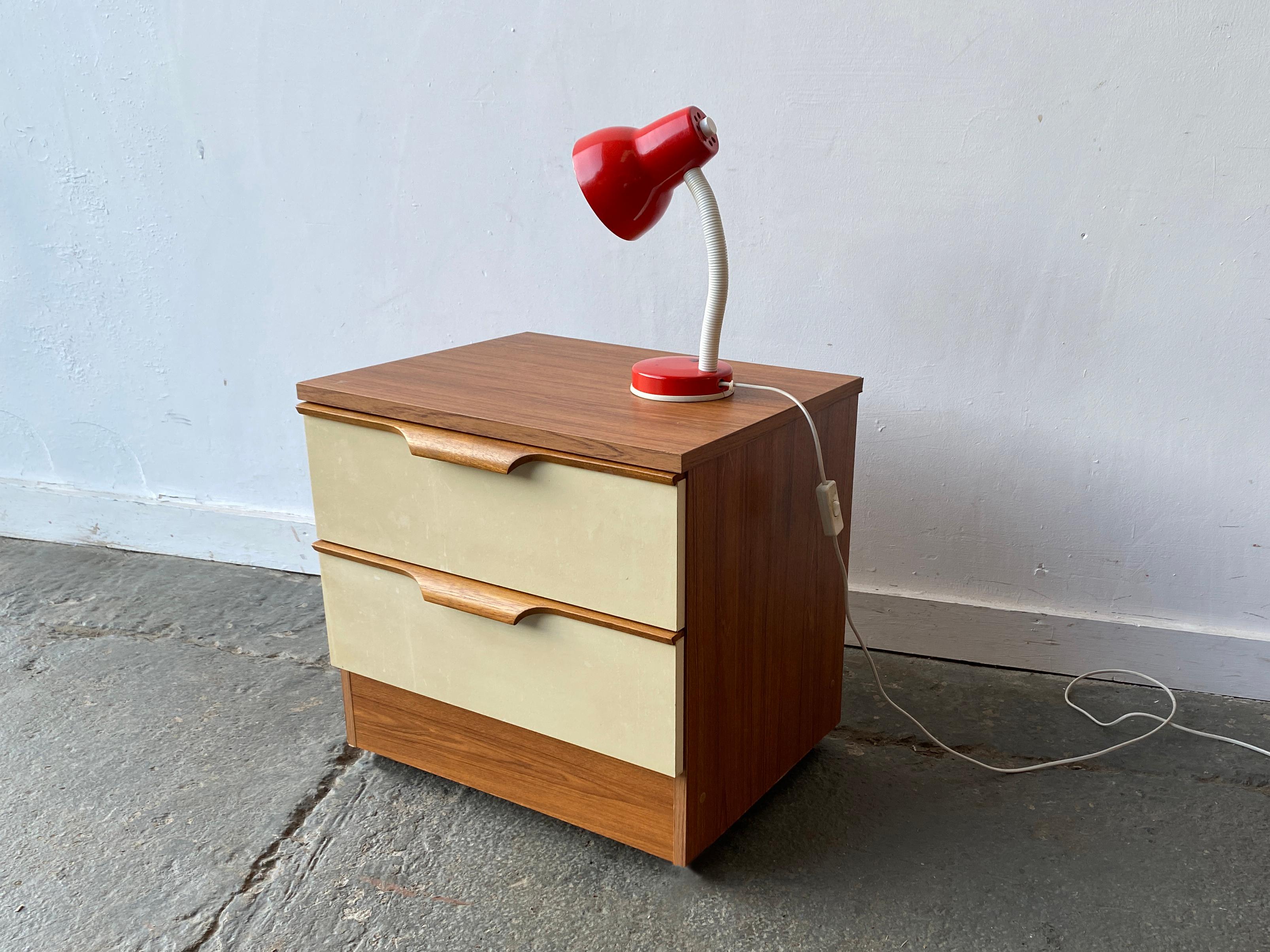 Britannique Table de chevet Vintage 1960's Mid-Century en vente