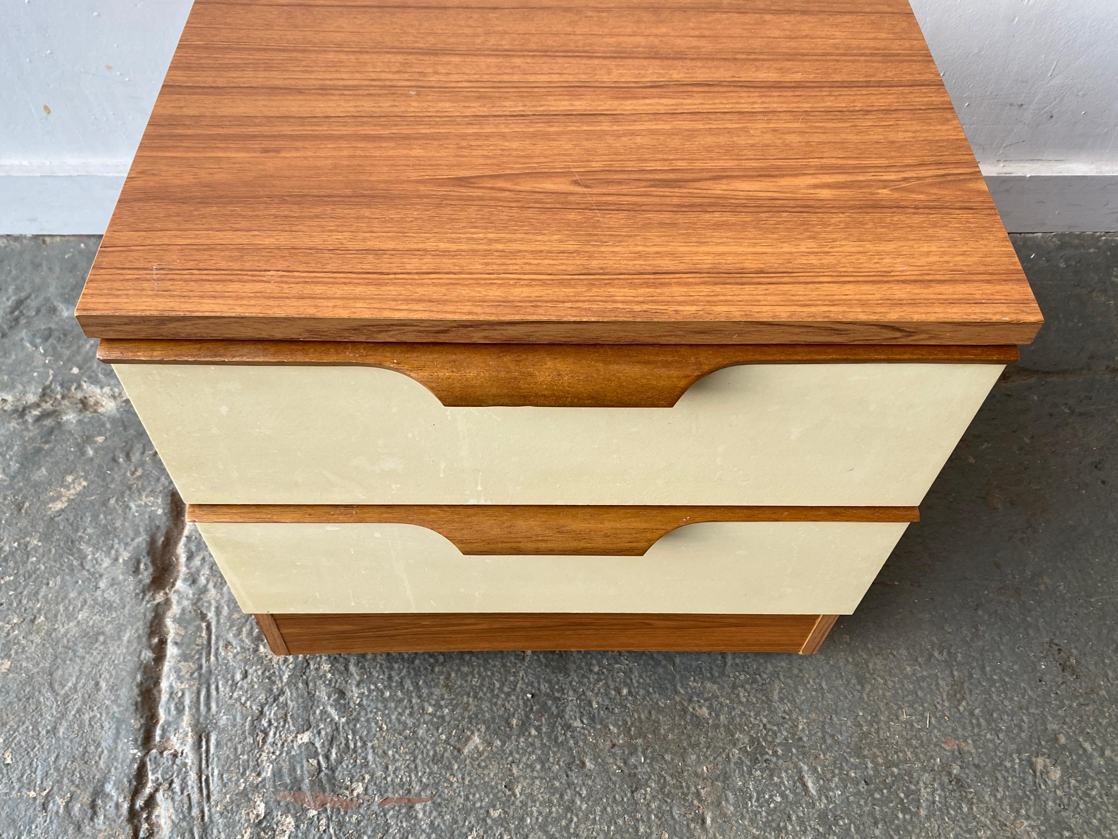 20ième siècle Table de chevet Vintage 1960's Mid-Century en vente