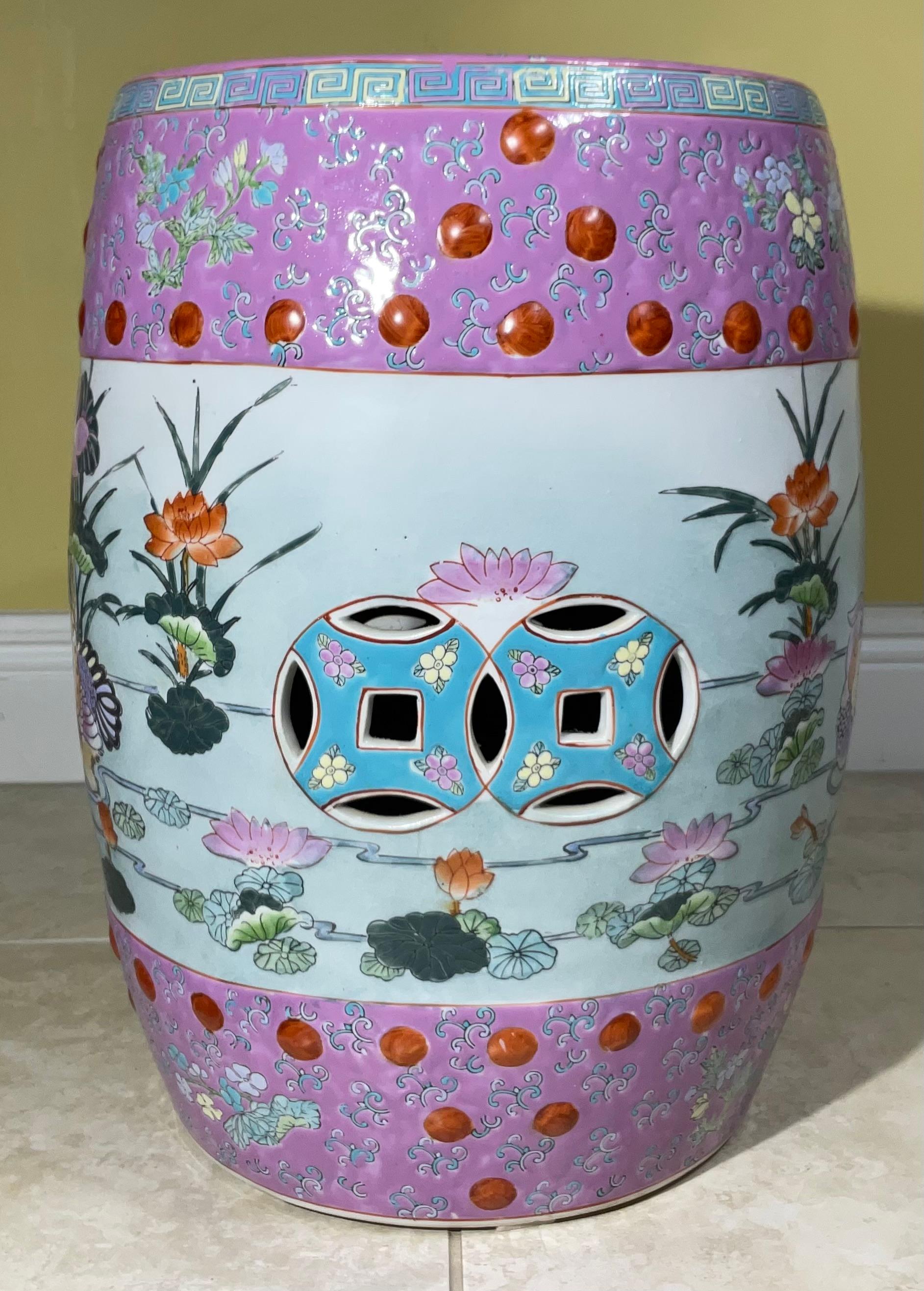 Vintage 1960s Mid-Century Chinese Famille Rose Pink Ceramic Garden Stool In Good Condition For Sale In Delray Beach, FL