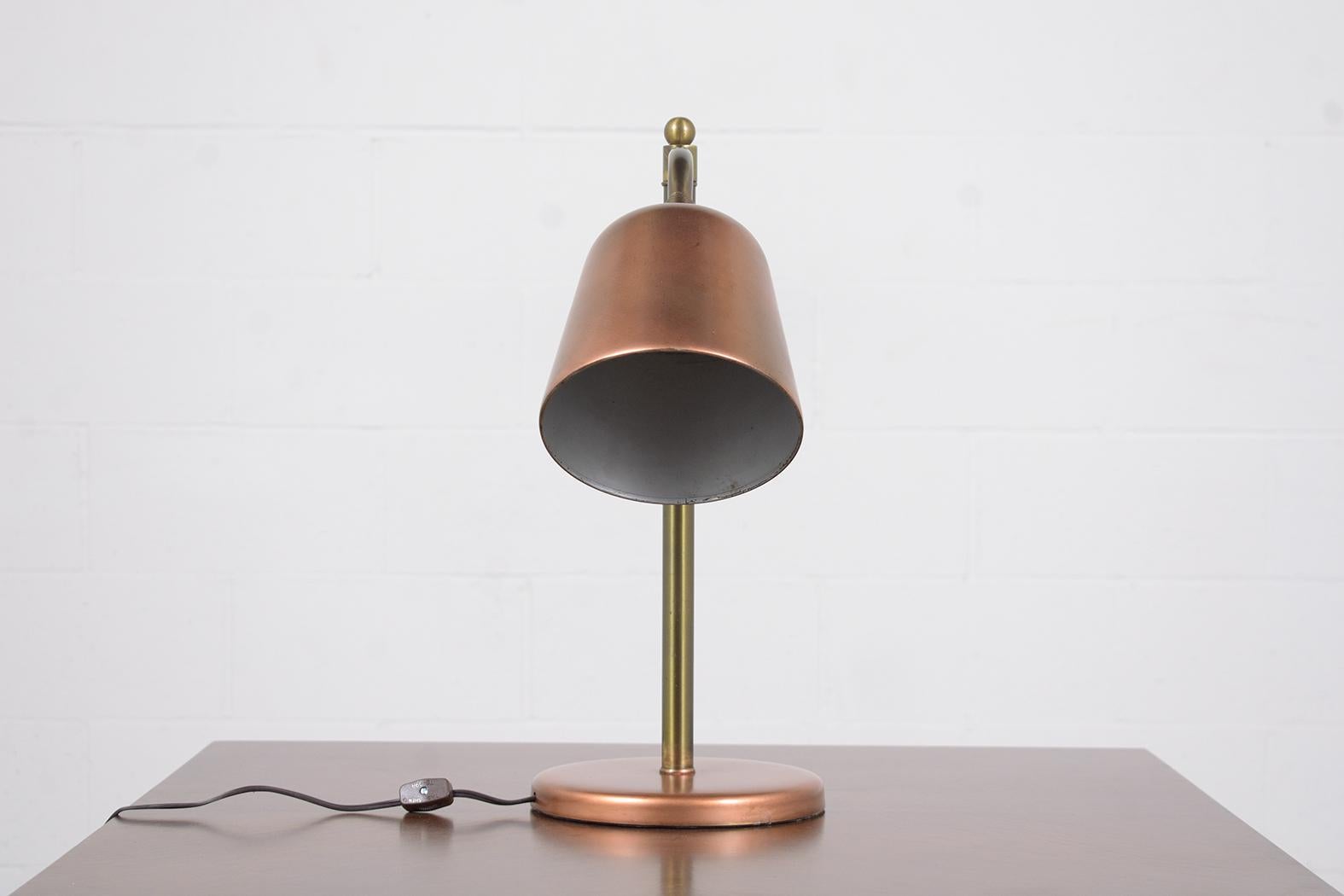 Vintage 1960s Mid-Century Modern Brass Table Lamp In Good Condition For Sale In Los Angeles, CA