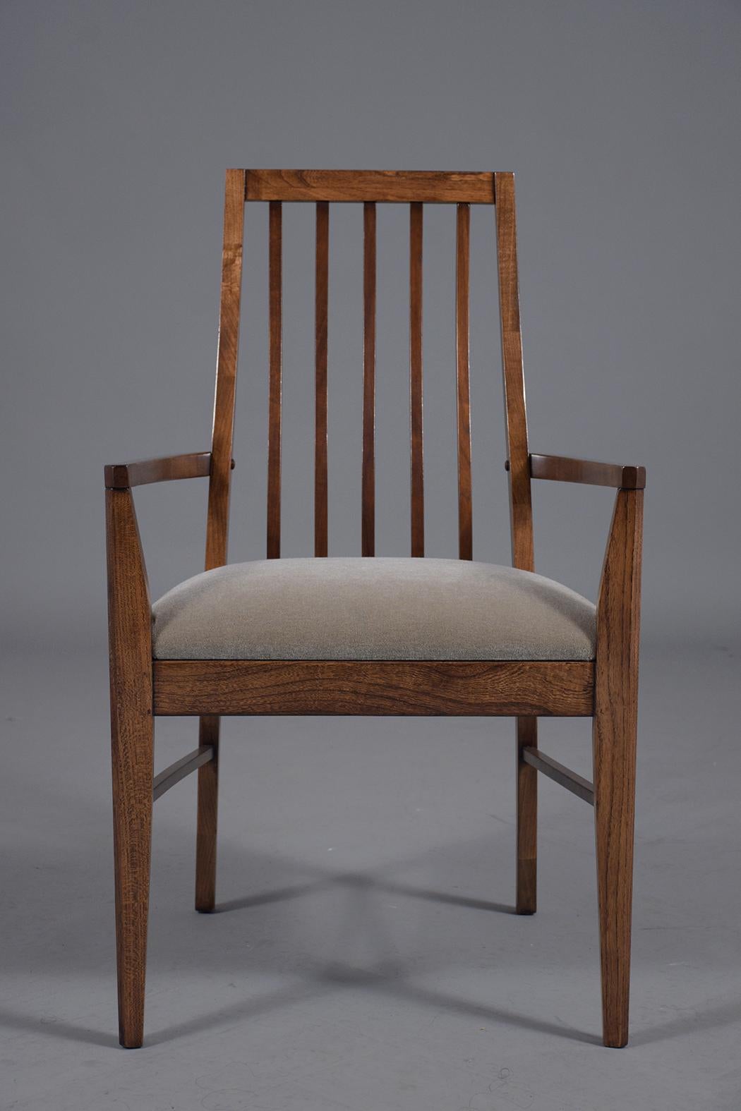 Paar Vintage-Stühle aus Nussbaumholz mit hoher Rückenlehne, Mid-Century Modern, 1960er Jahre (Moderne der Mitte des Jahrhunderts) im Angebot