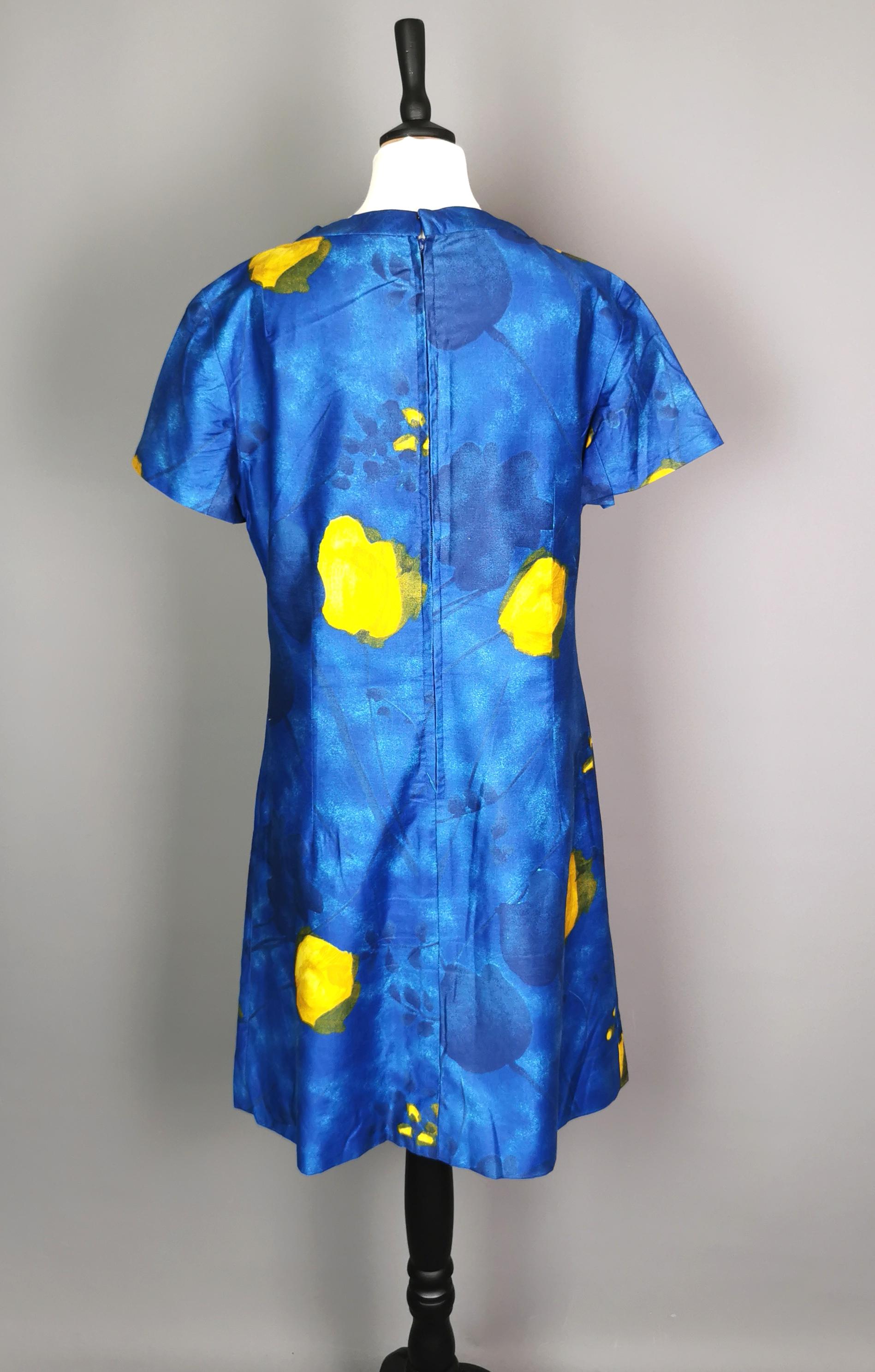 Vintage 1960s Mini Mod dress, Blue and Yellow  3