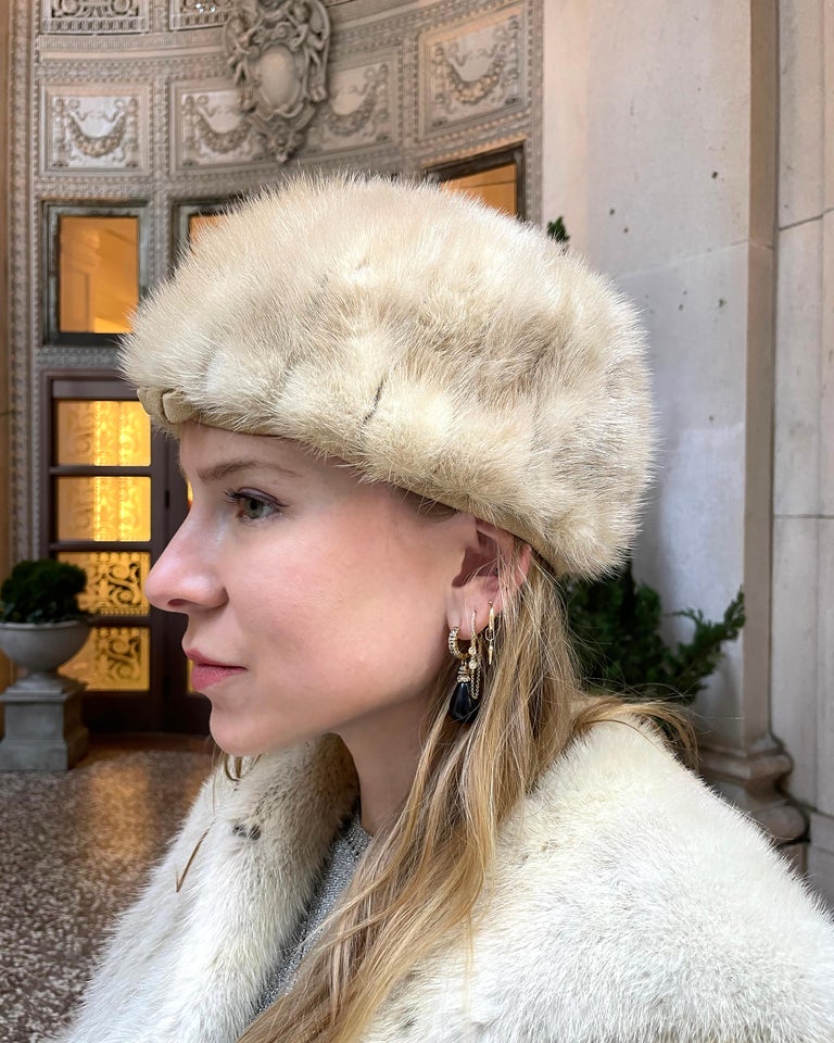 60s Fur Pillbox Hat Mink Pill Box Vintage Winter Fur Cap Peck & Peck Jackie Pillbox Hat Vintage 60s, Jackie Kennedy Winter Fur Hat  main image 2