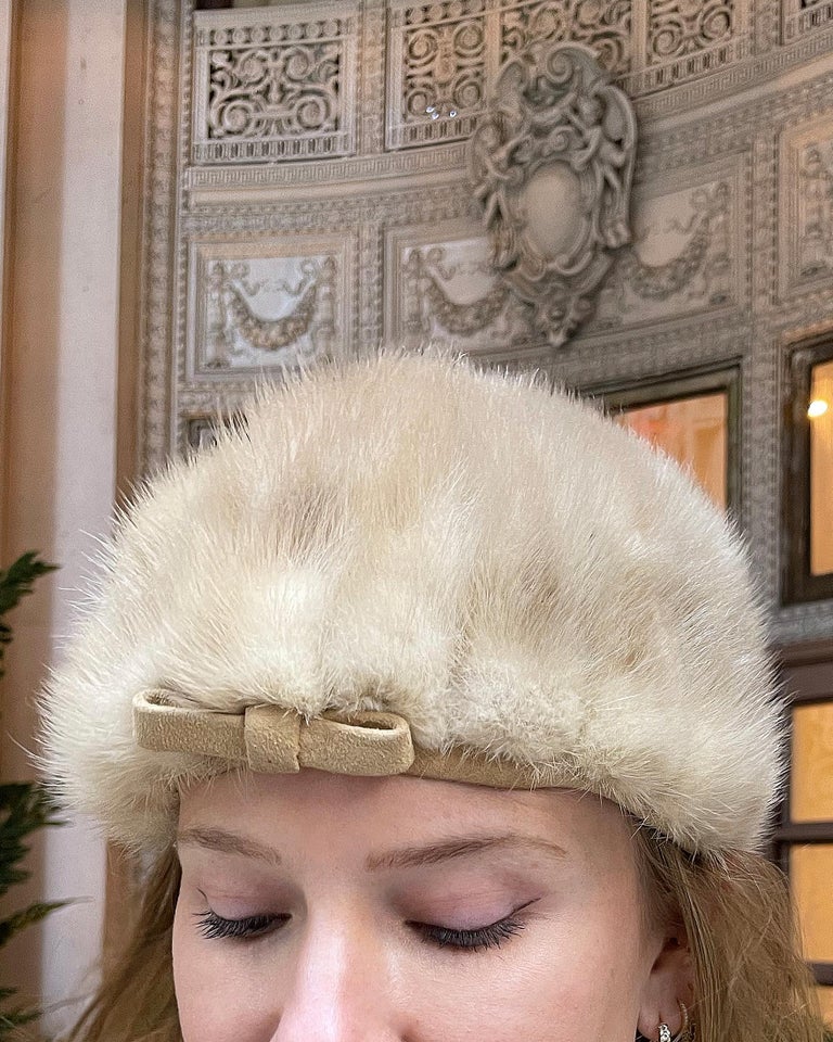 Vintage 1960s Mink Pillbox Hat For Sale at 1stDibs | russian  display picture 1