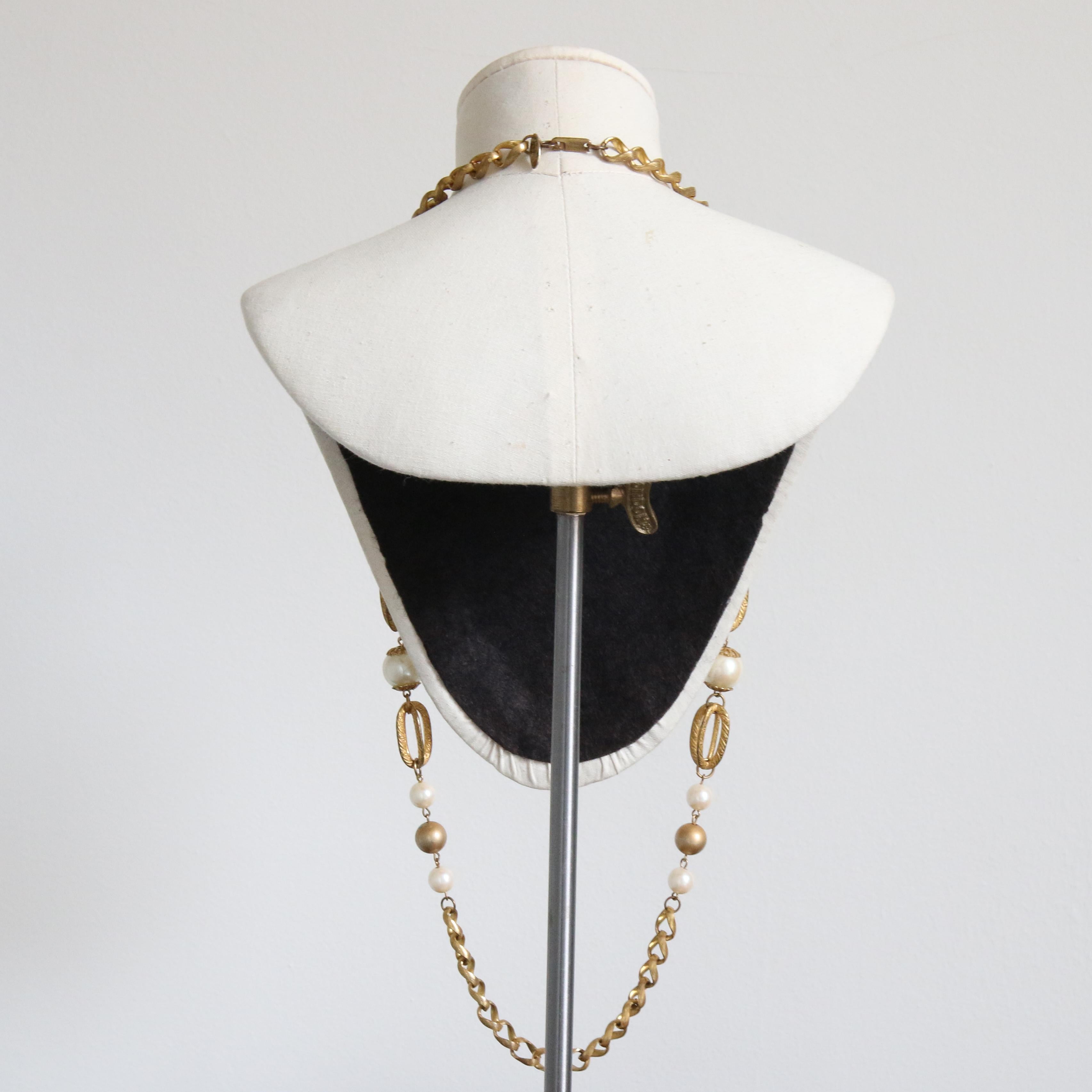 Vintage 1960's Miriam Haskell Chain and Pearl Necklace  In Good Condition For Sale In Cheltenham, GB