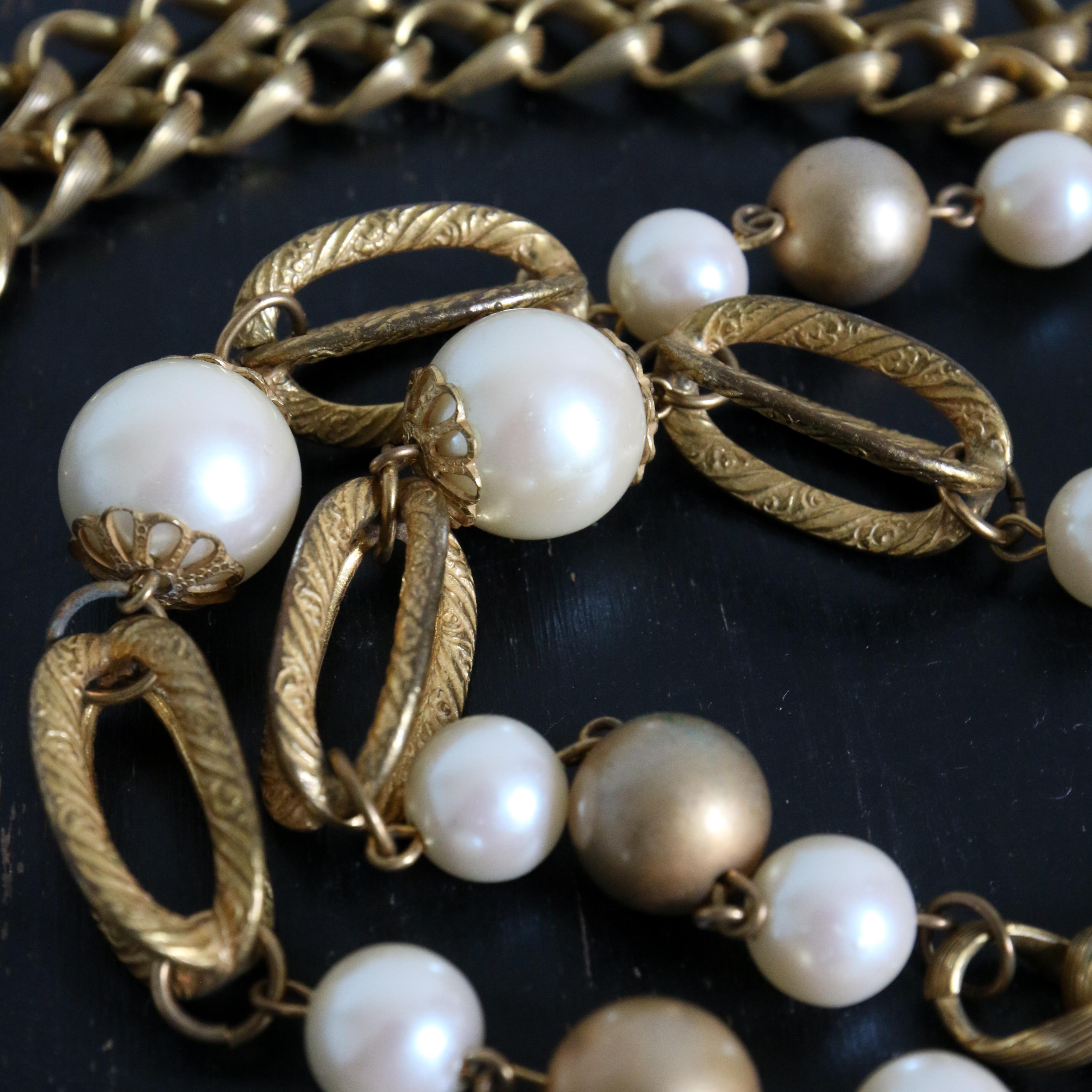 Vintage 1960's Miriam Haskell Chain and Pearl Necklace  For Sale 2