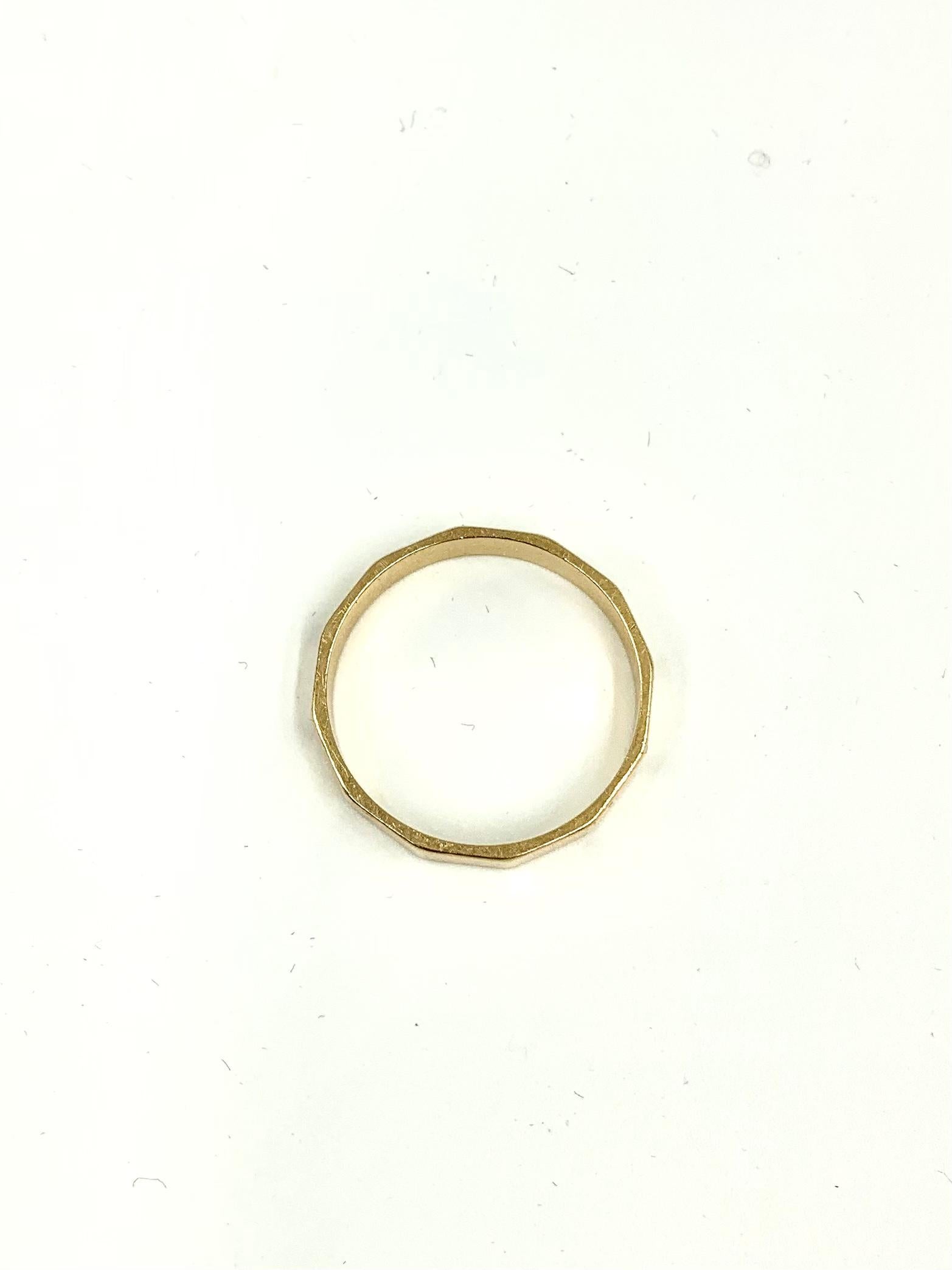 Women's or Men's Vintage 1960s Modernist Dodecagon 14k Yellow Gold Band Rind For Sale