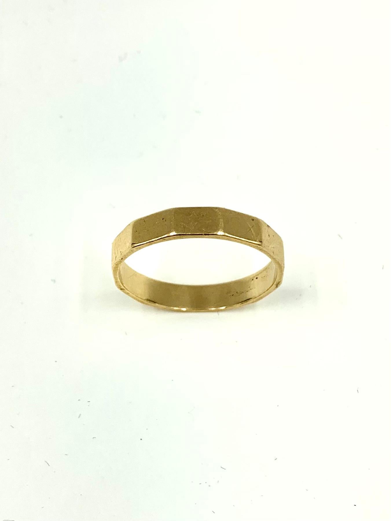 Vintage 1960s Modernist Dodecagon 14k Yellow Gold Band Rind For Sale 2