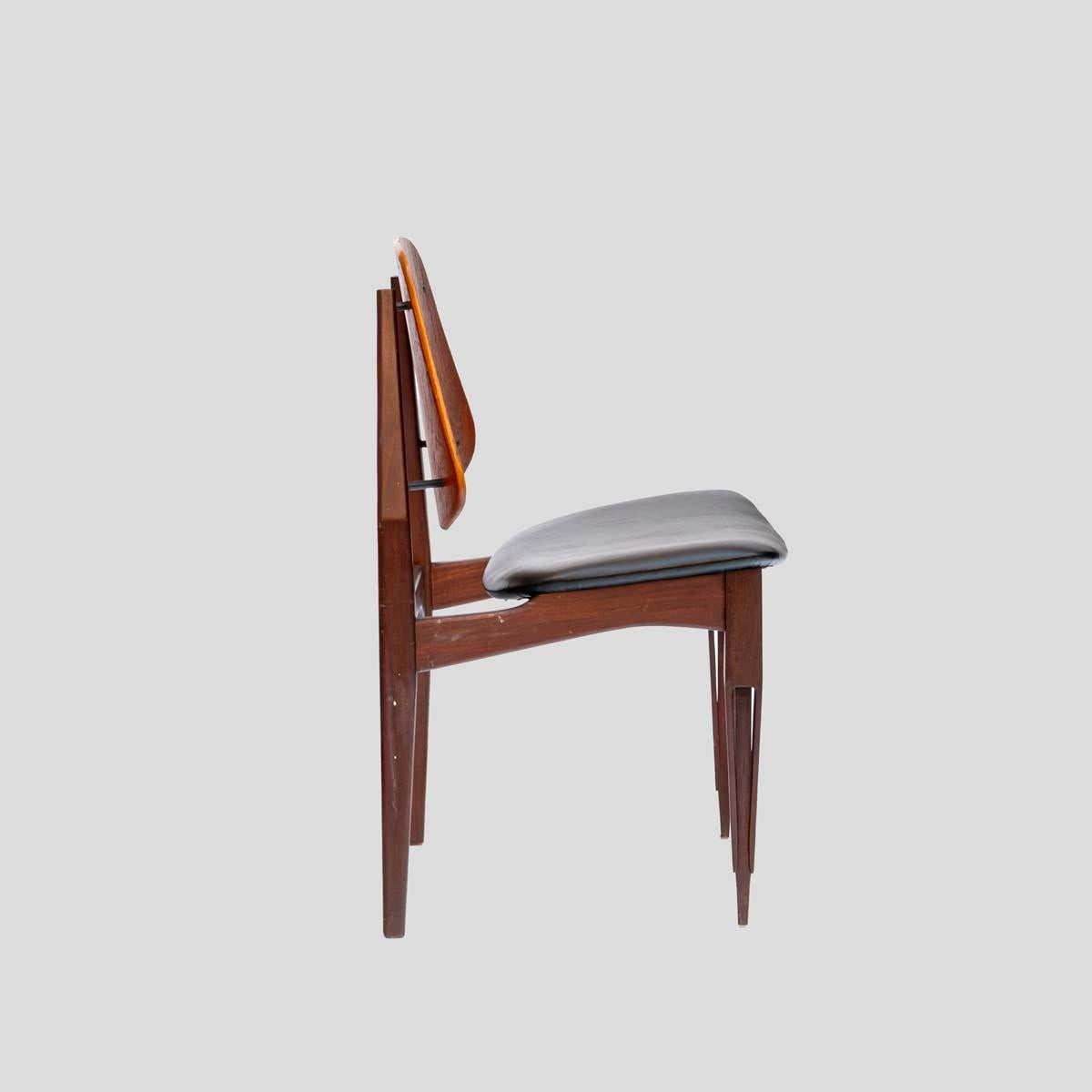 Bentwood Vintage 1960s Modernist Set of 6 Chairs Italian Design by Fratelli Proserpio For Sale