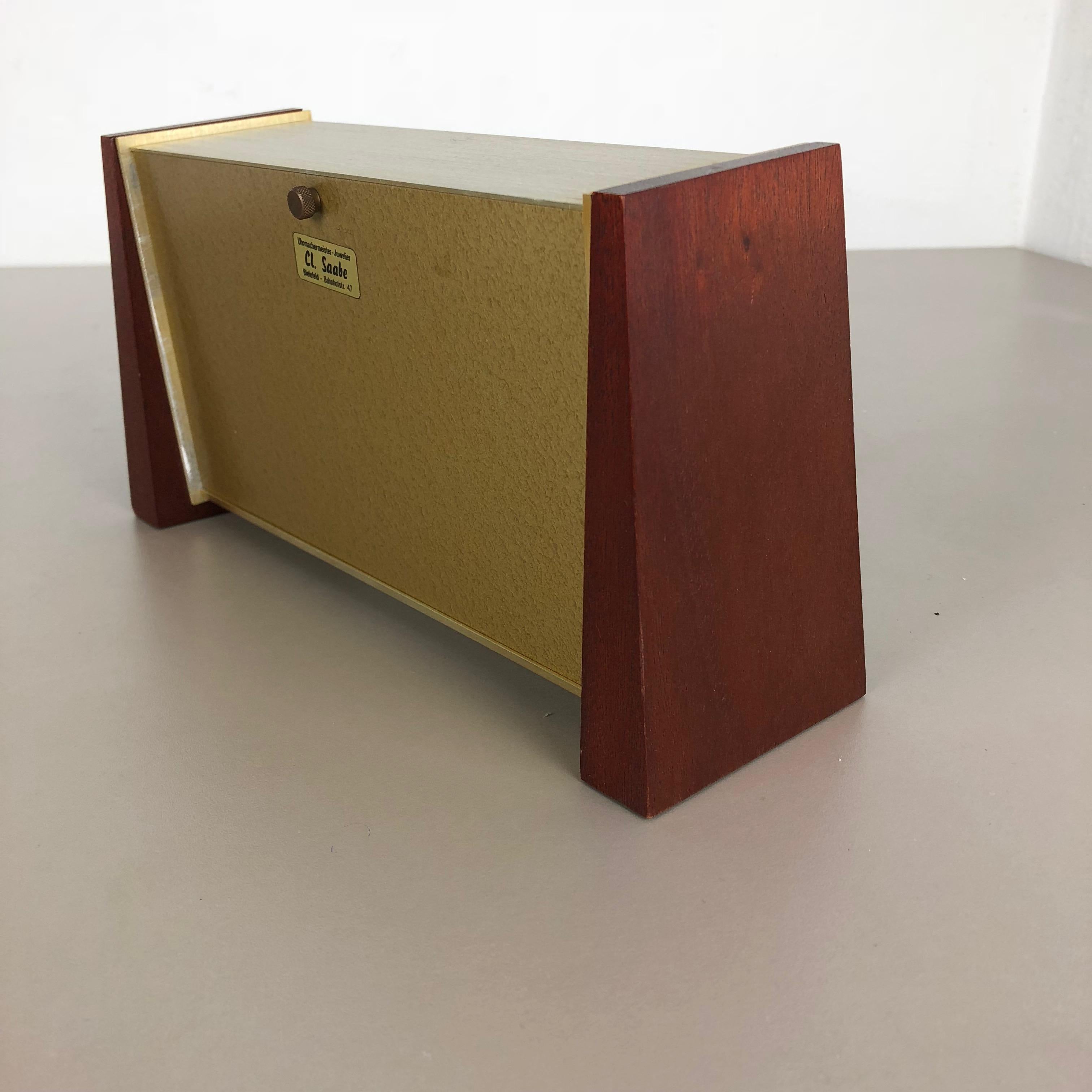 Modernistische Vintage-Tischuhr aus Holz und Teakholz und Messing von Dugena, Deutschland, 1960er Jahre im Angebot 4