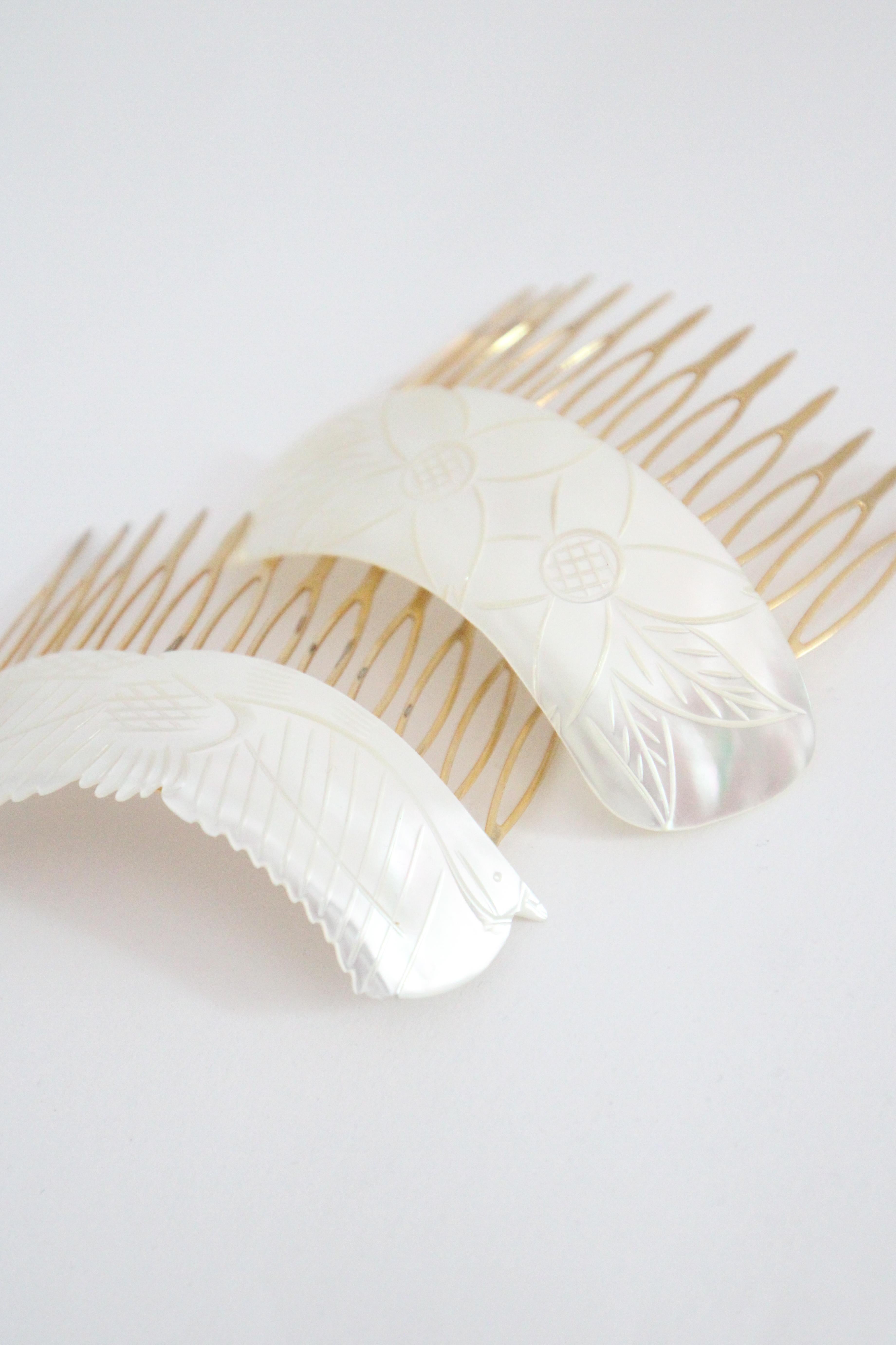 Vintage 1960's mother of pearl hair combs 1960s vintage bird hair slides im Zustand „Gut“ im Angebot in Cheltenham, GB