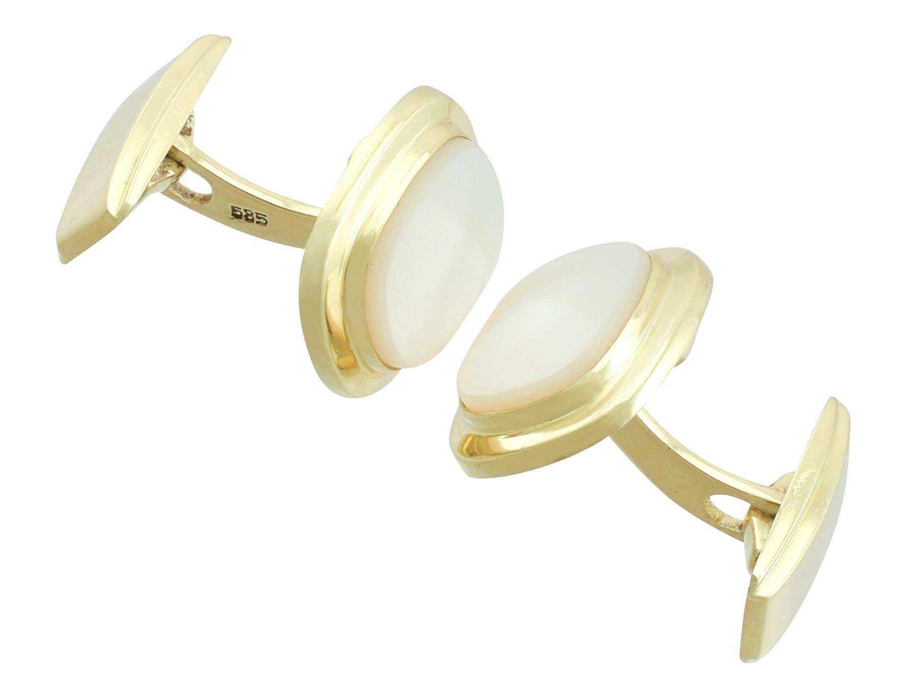 Cabochon 1960s Mother of Pearl Yellow Gold Cufflinks For Sale
