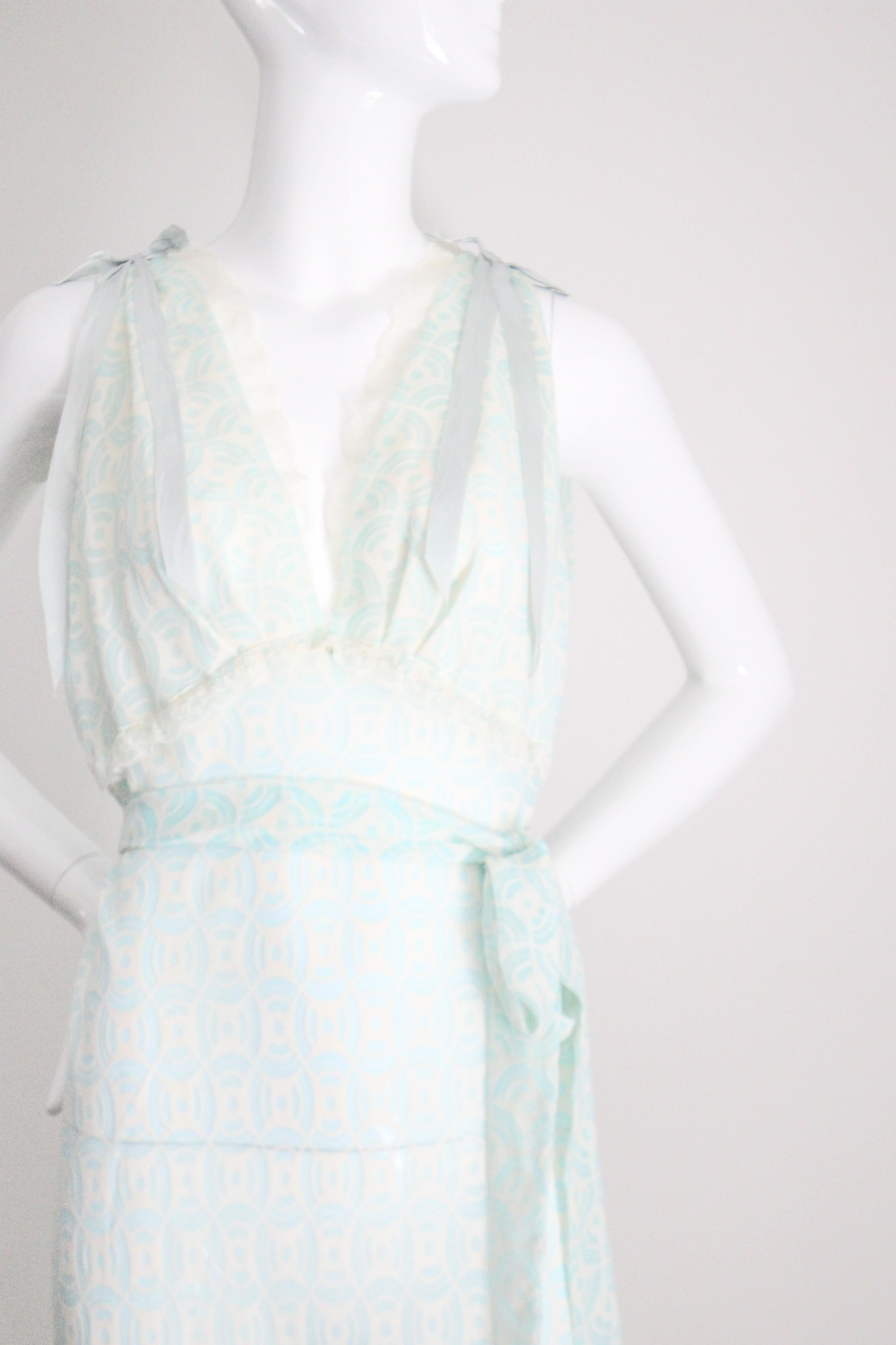 Vintage 1960's Nachthemd Art Deco 1960's Lingerie Nachthemd UK 10-12 US 6-8 (Grau) im Angebot